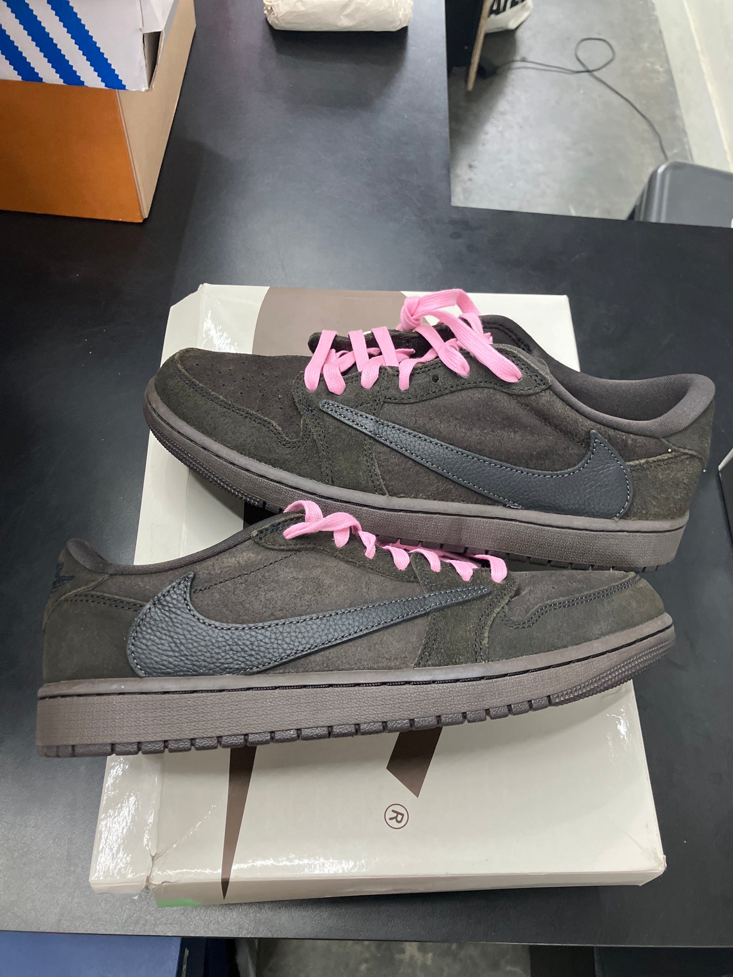 AJ1 Low Travis Scott Velvet Brown (U) - 9.5M