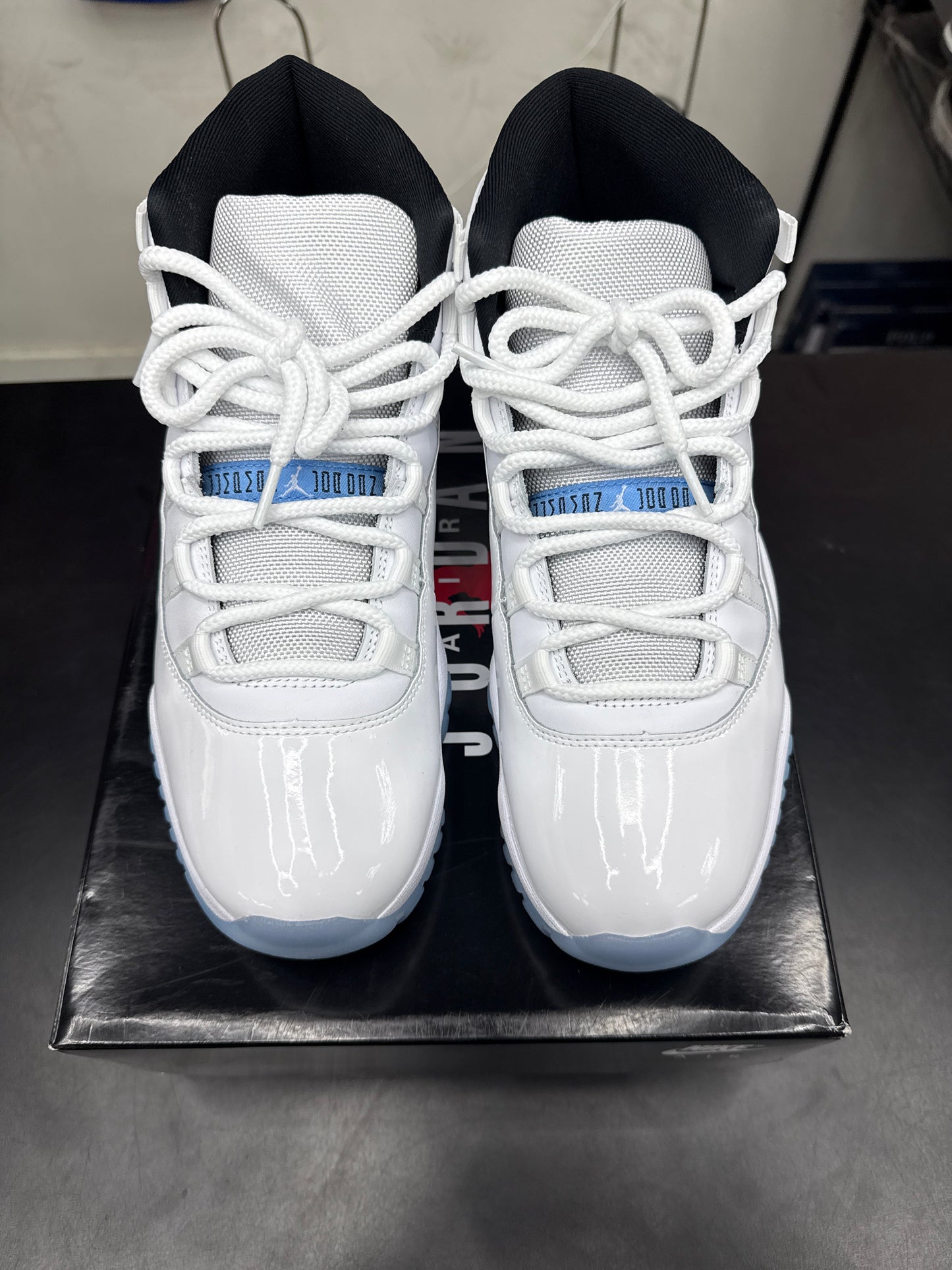 AJ11 Legend Blue (U) - 9.5M