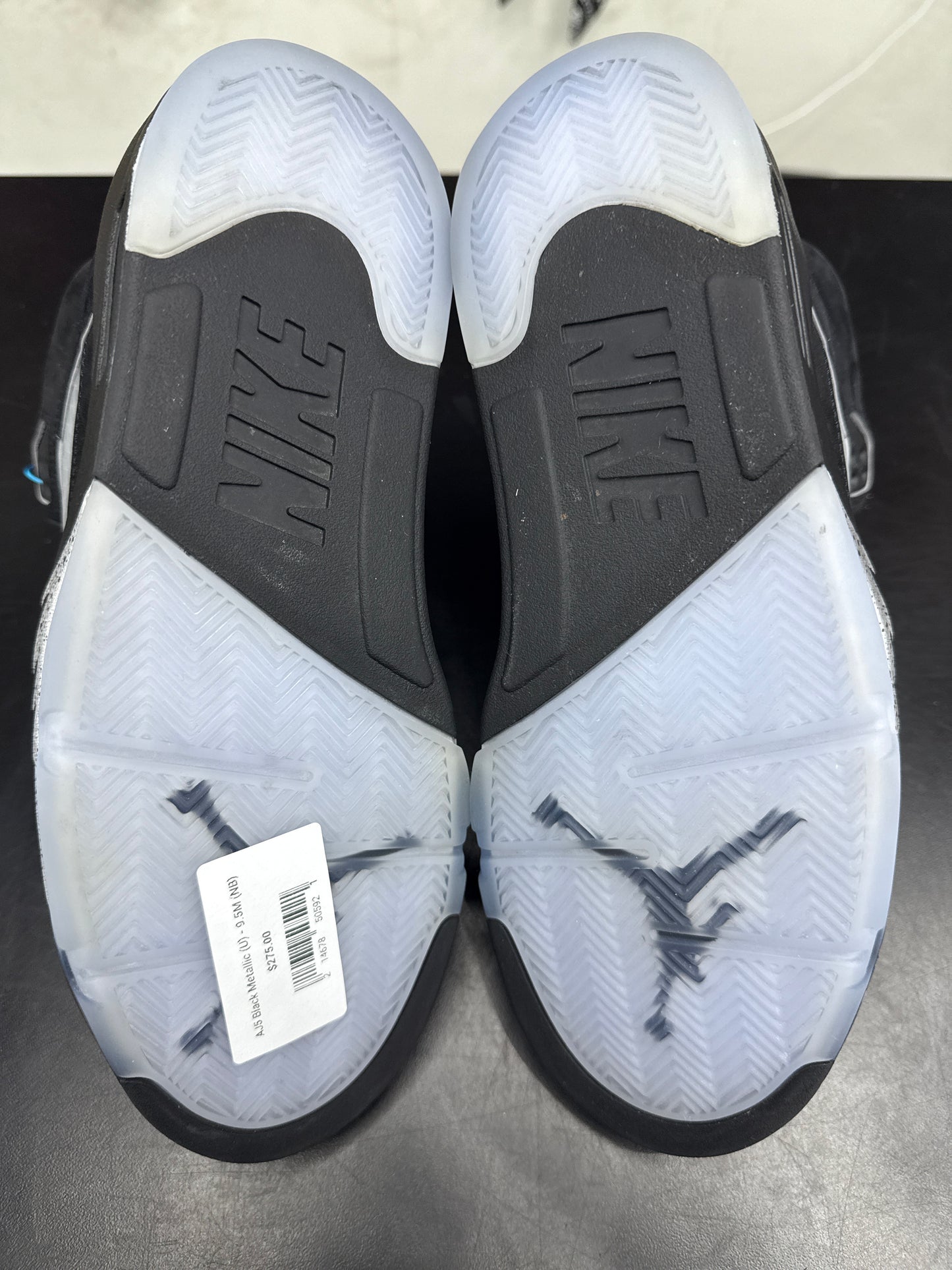 AJ5 Black Metallic (U) - 9.5M (NB)