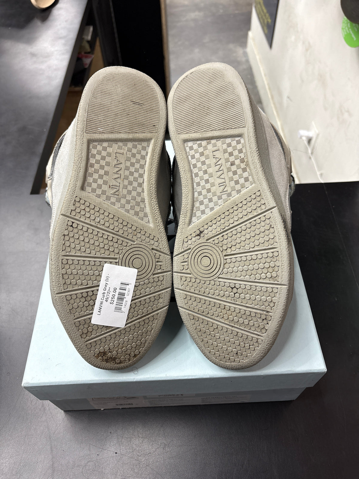 LANVIN Curb Grey (U) - 45(12)**