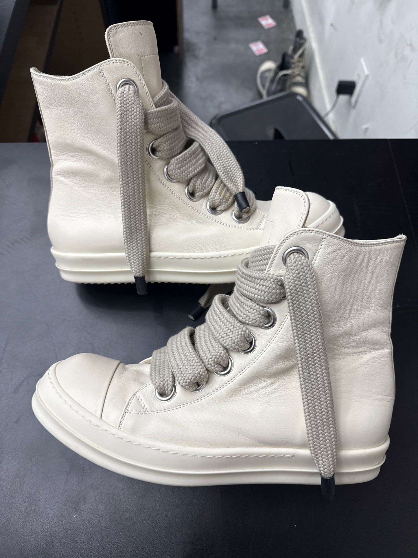 Rick Owen Ramone High Jumbo Lace Milk (U) - 44(11) (NB)