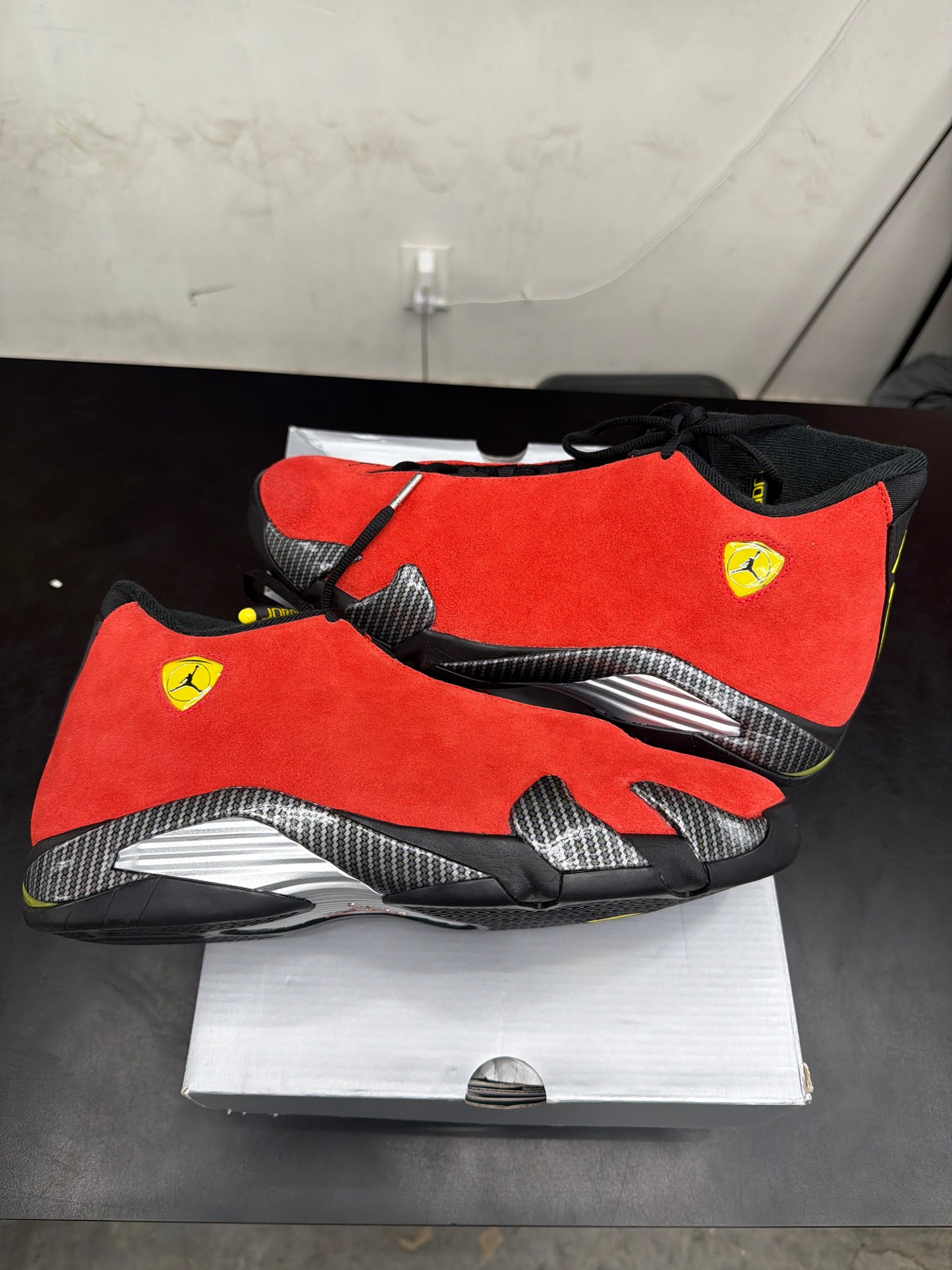 AJ14 Ferrari (U) - 11M**
