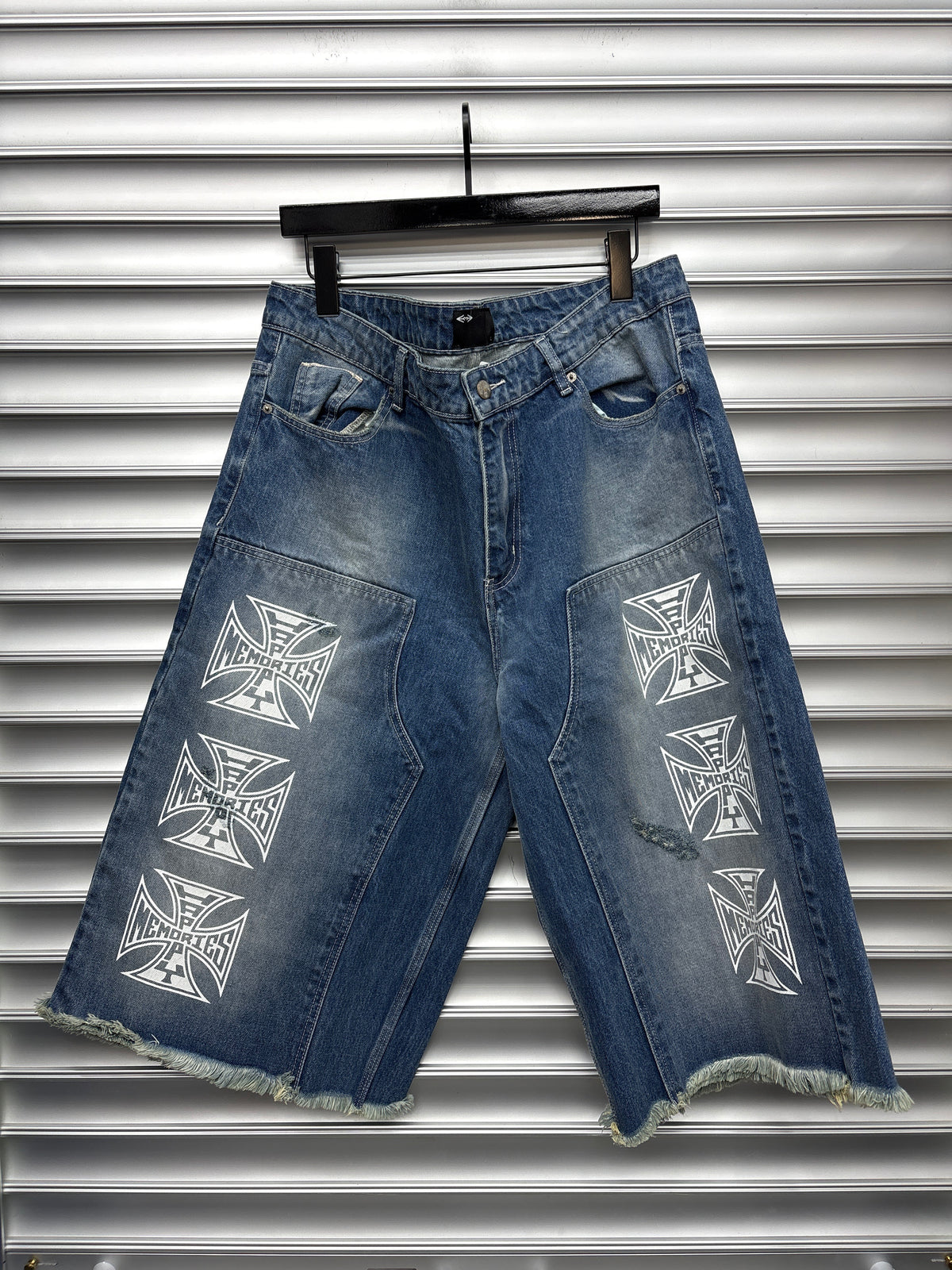HMDD Chopper Shorts - L**