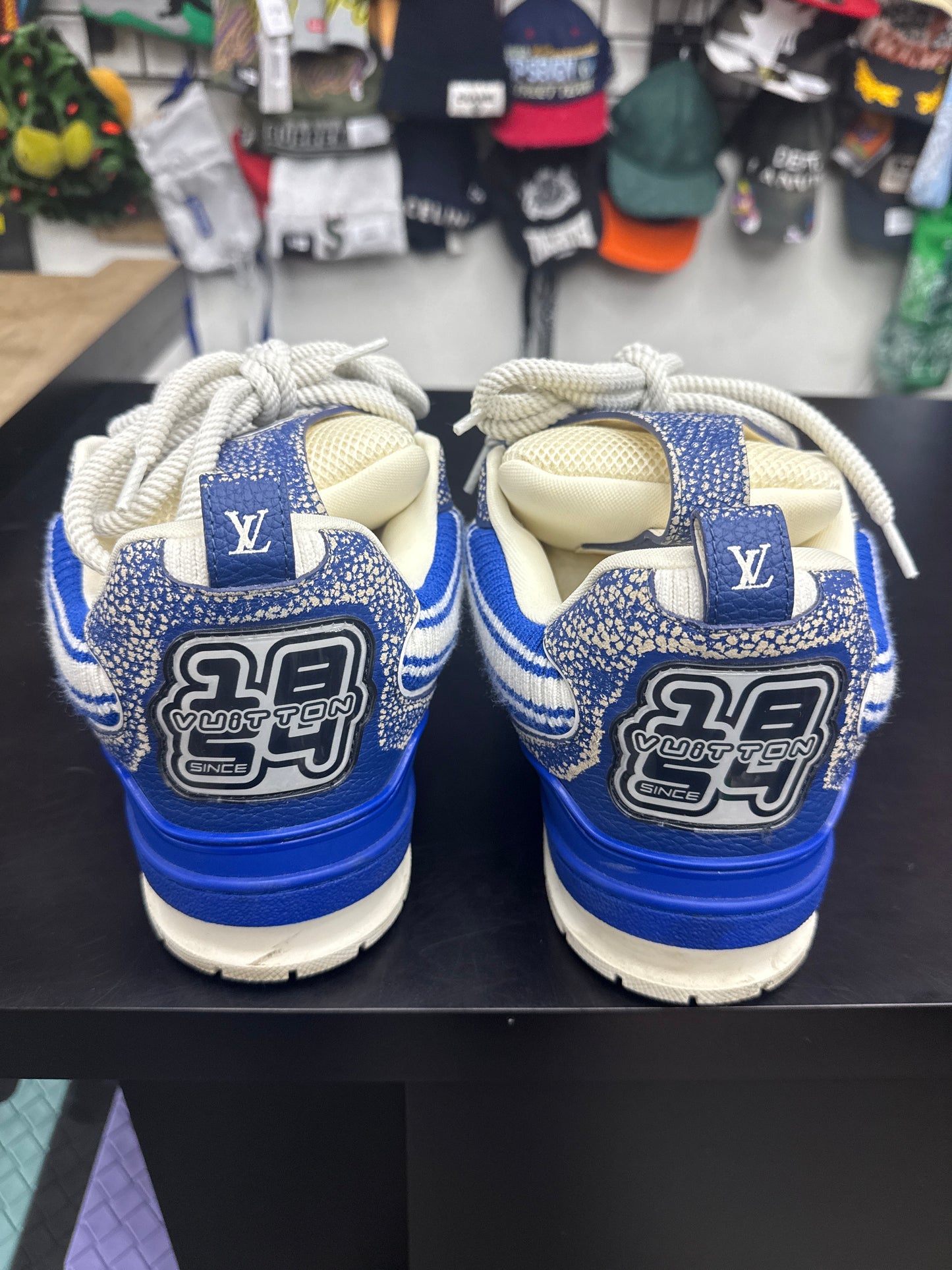 Louis Vuitton SK8 Blue Sweater (U) - 14M (NB)