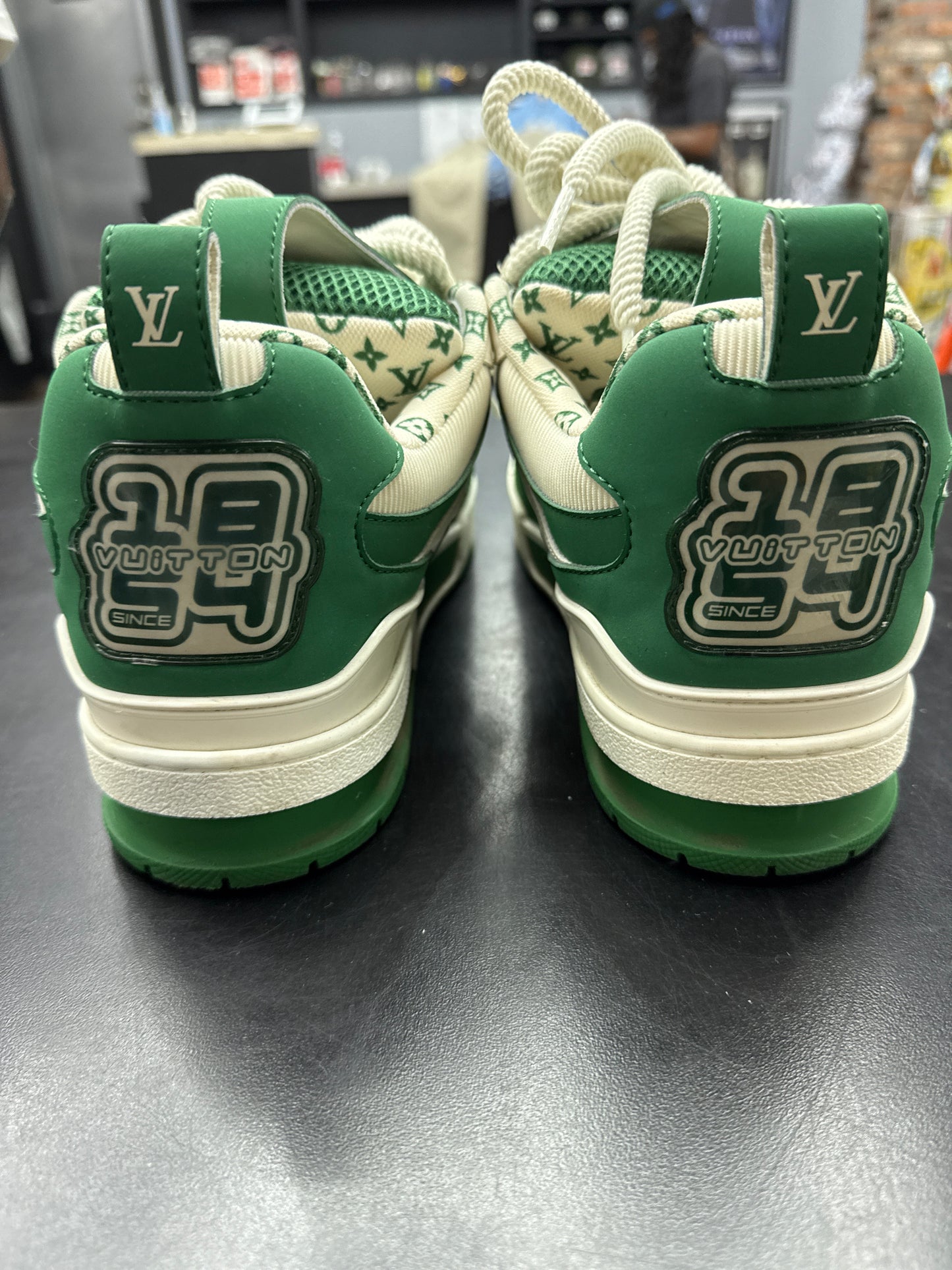 Louis Vuitton SK8 Green (U) - 9M (NB)