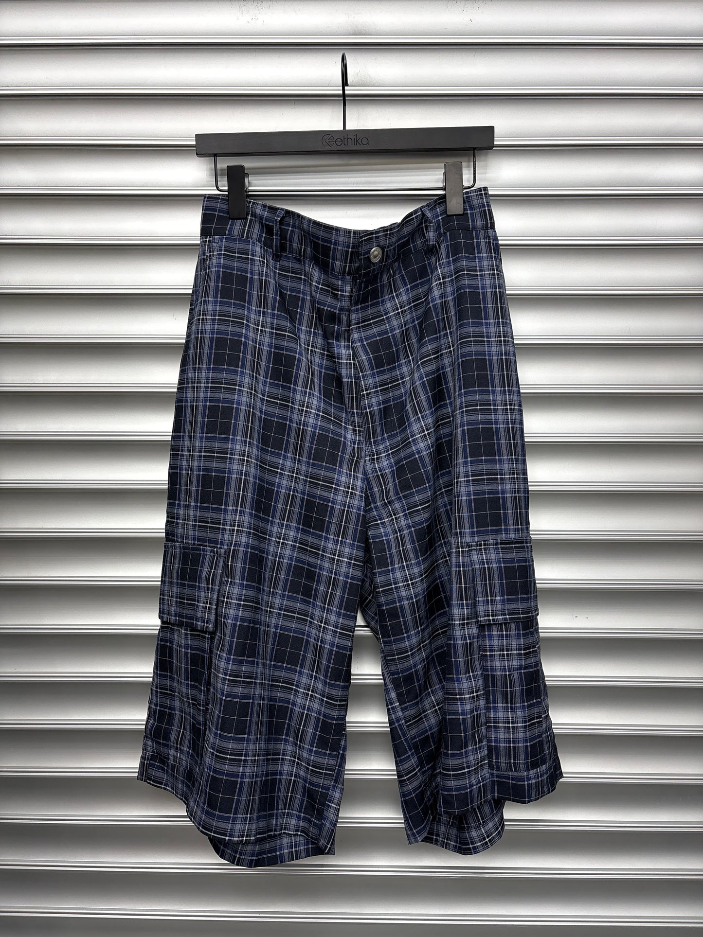 AFB Wide Cargo Shorts - XL**