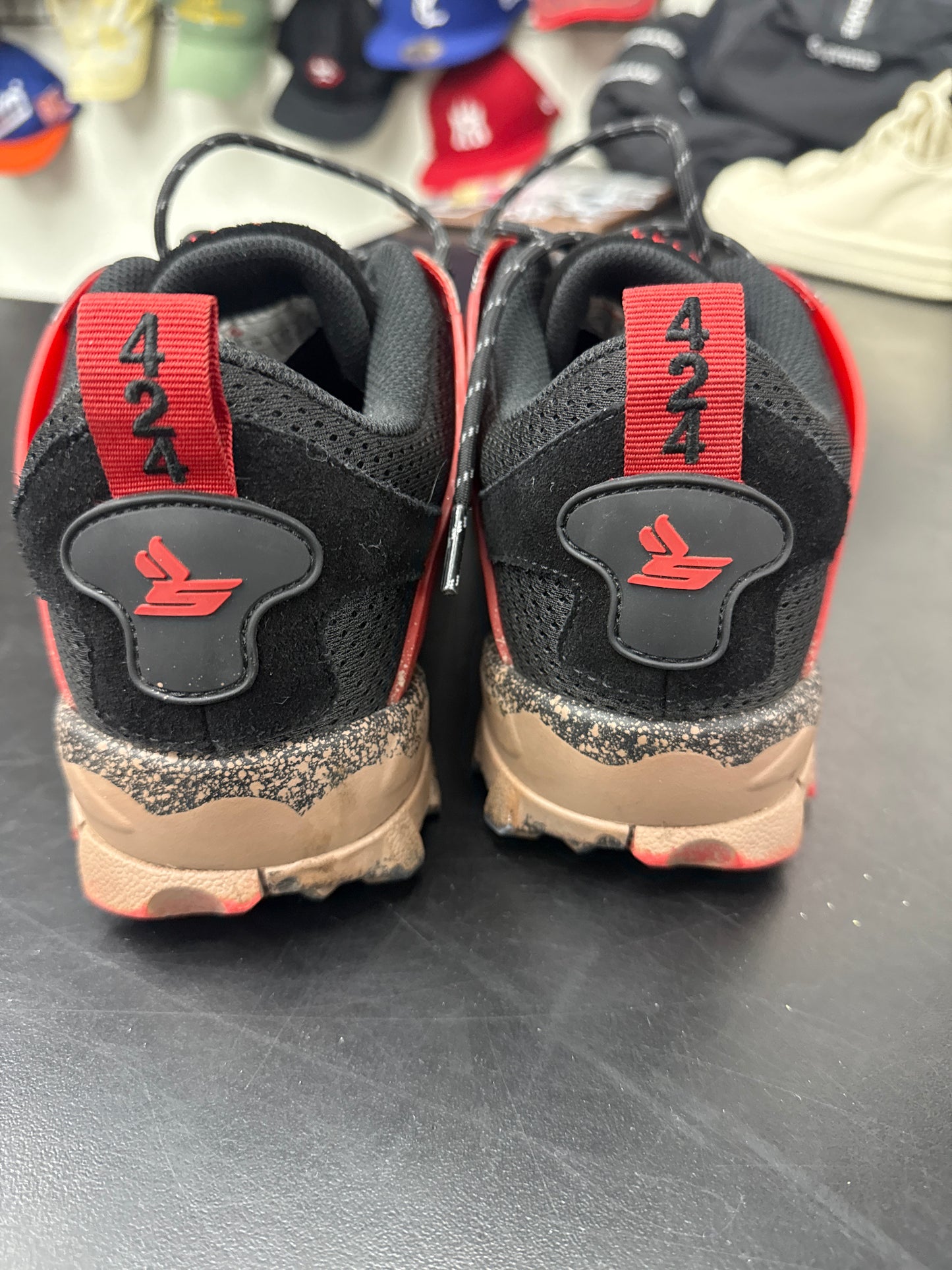 Sicko Hiking Shoe 424 Black Mud (U) - 7M (NB)