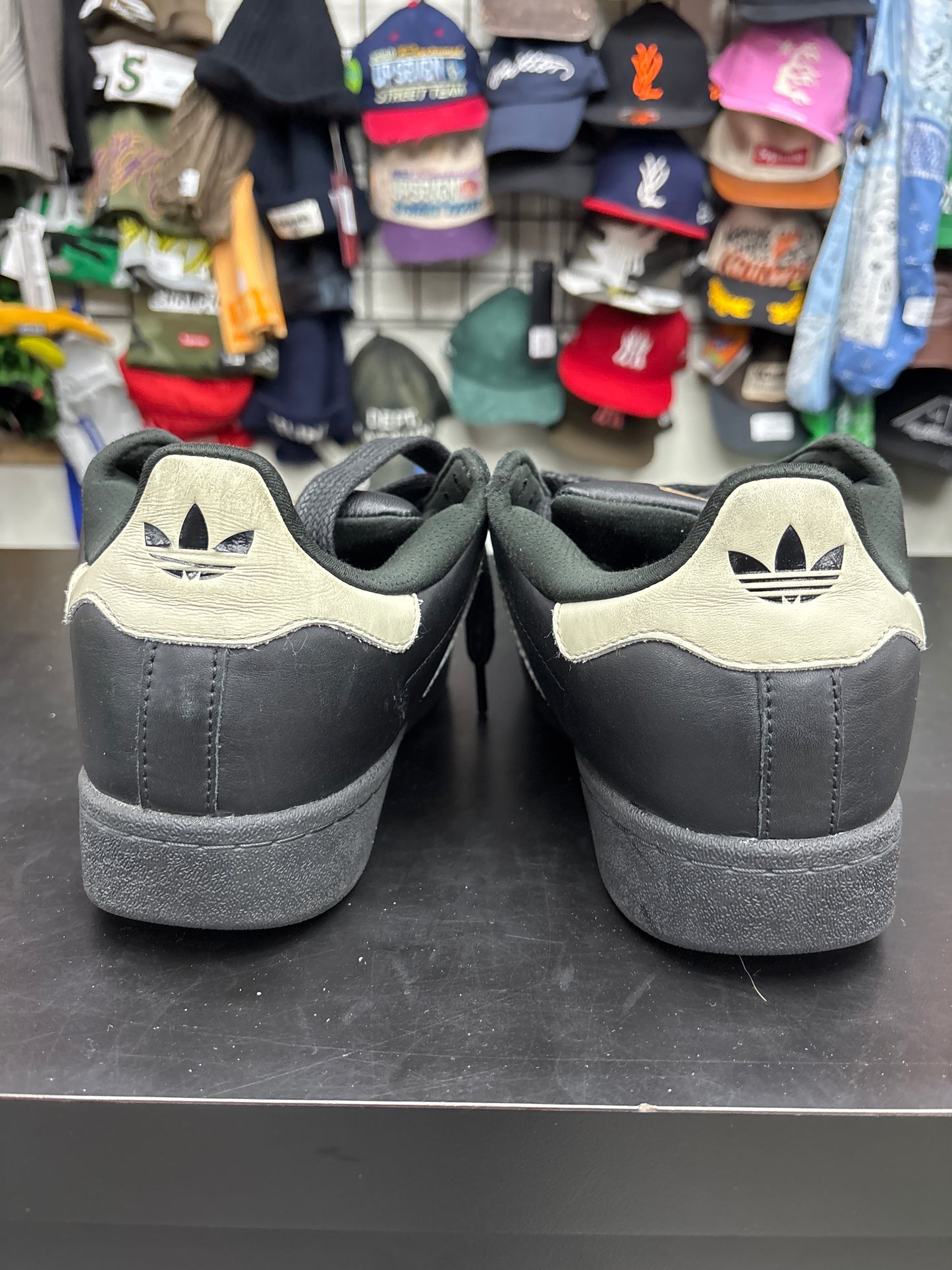 Adidas Pharell Superstar 92 - 10M (NB)