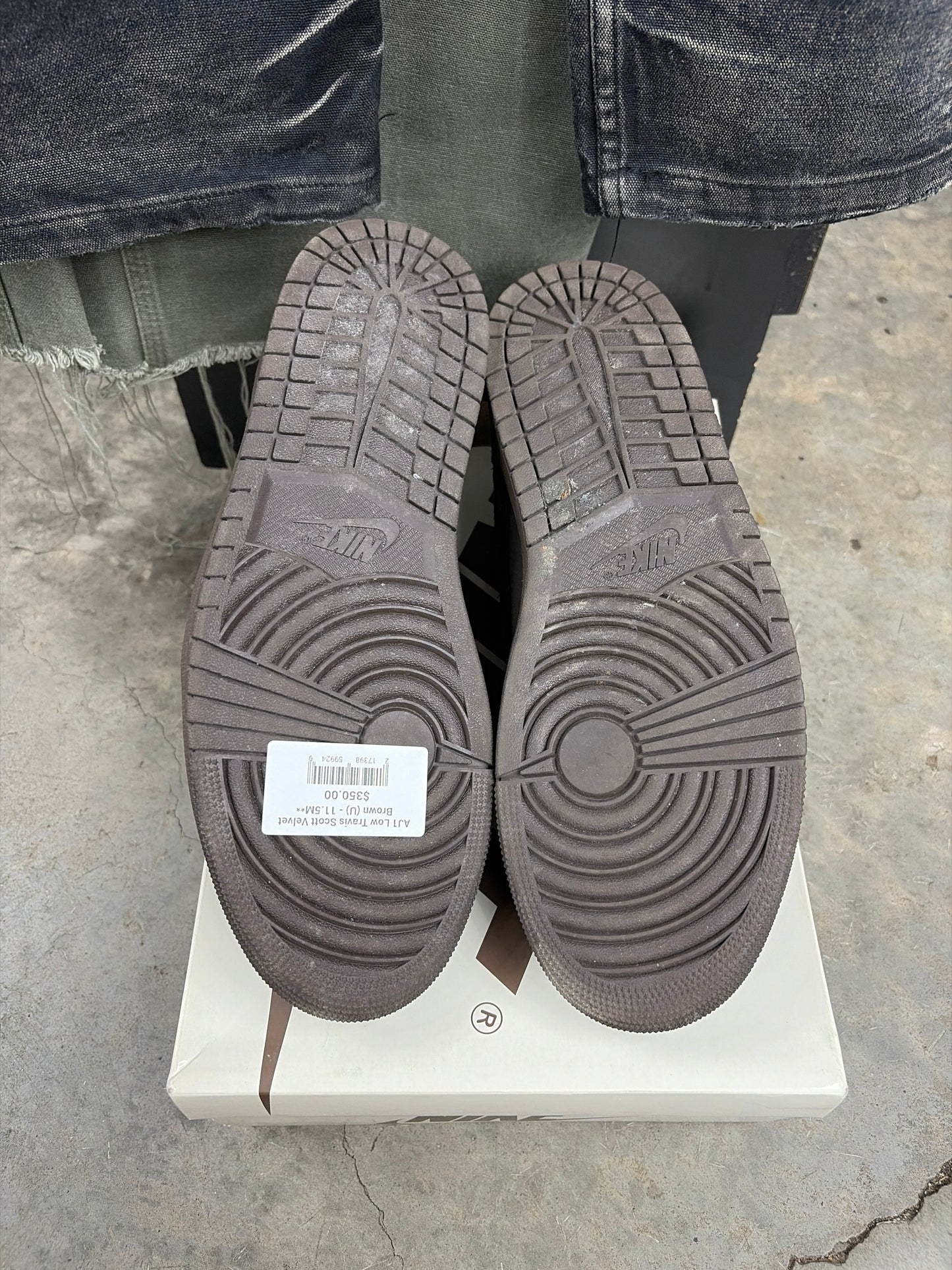 AJ1 Low Travis Scott Velvet Brown (U) - 11.5M**