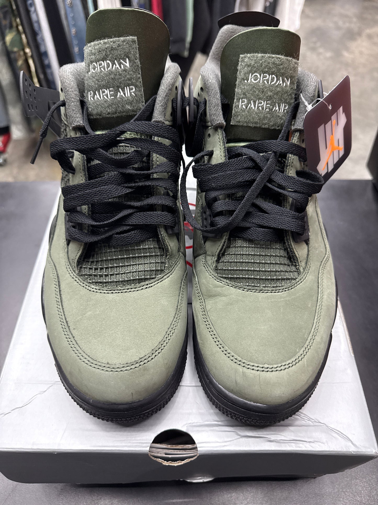 AJ4 Undefeated (U) - 13M