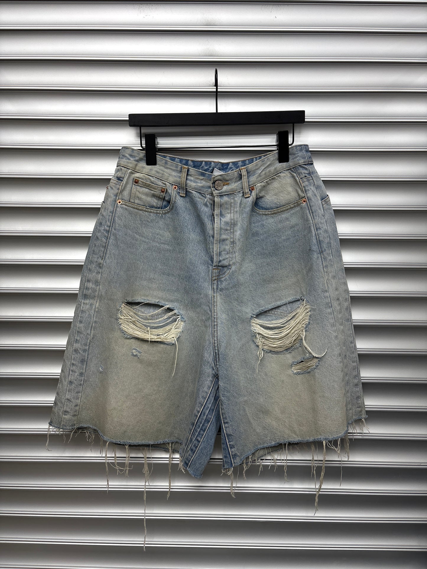 Vetements Lightwash Denim Shorts - 30