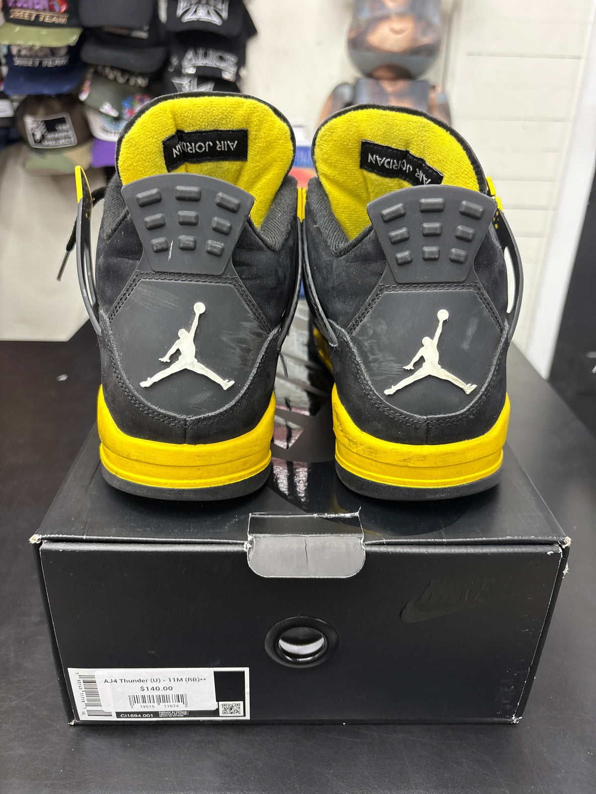 AJ4 Thunder (U) - 11M (RB)**