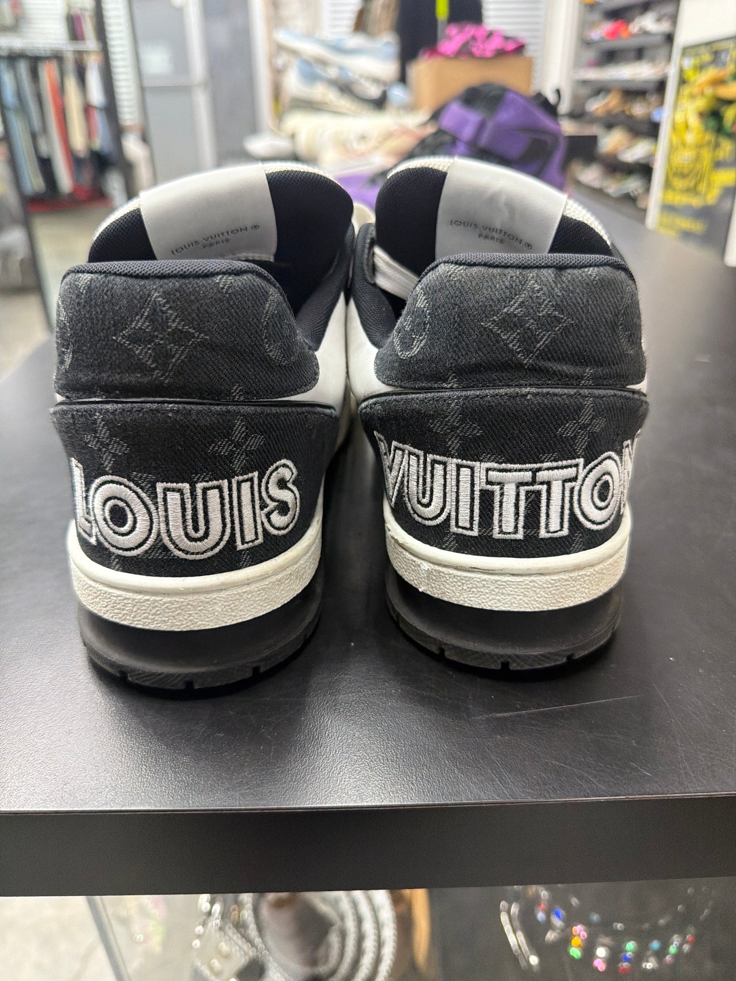 Louis Vuitton Trainer Black (U) - 9.5M (NB)