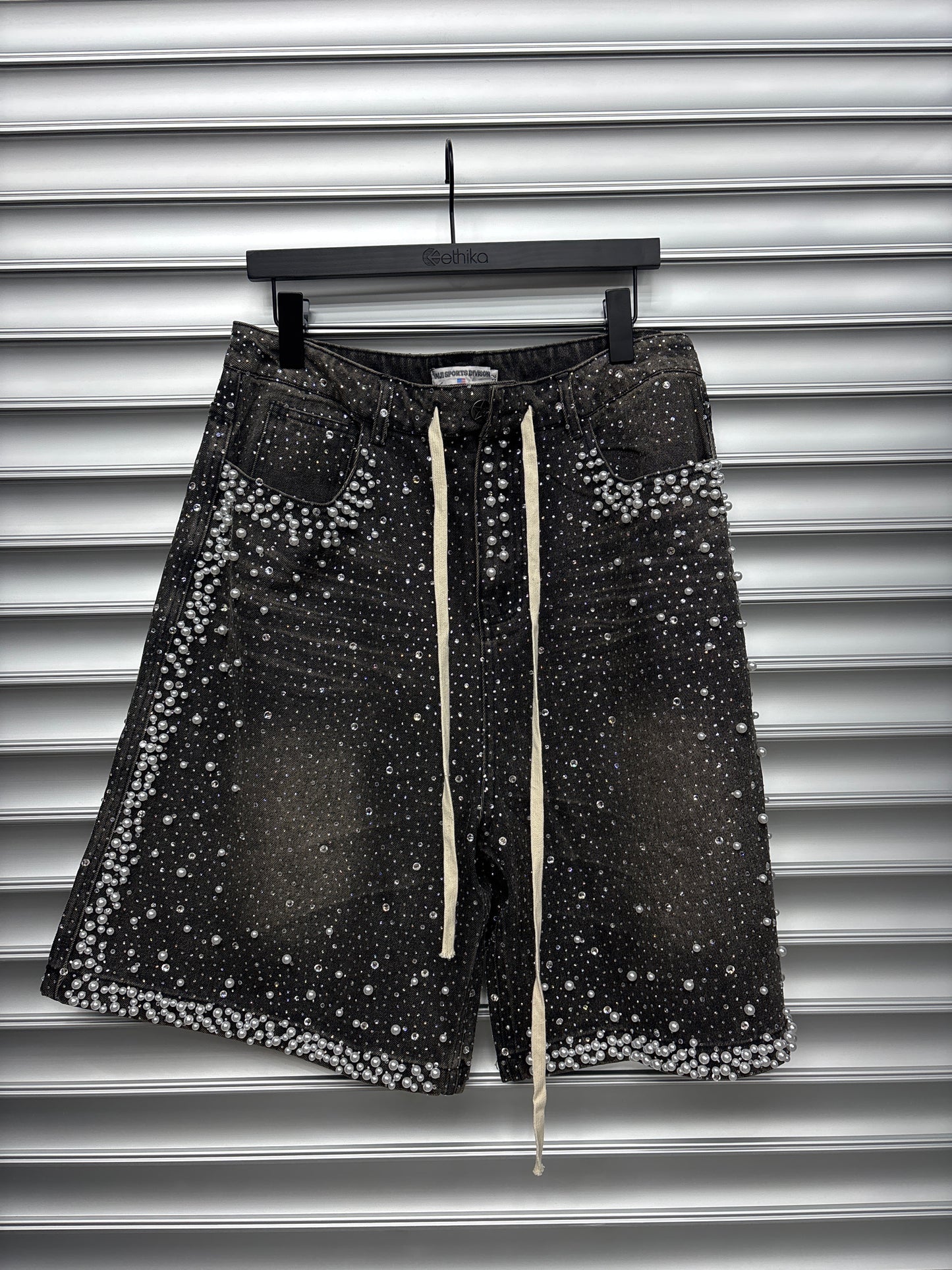Vale Dark Pearl Shorts - 32