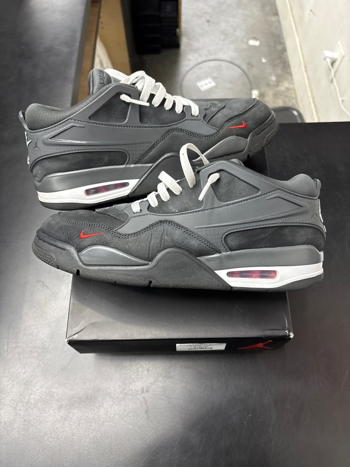AJ4 Nigel Sylvester Driveway Grey (U) - 11M**