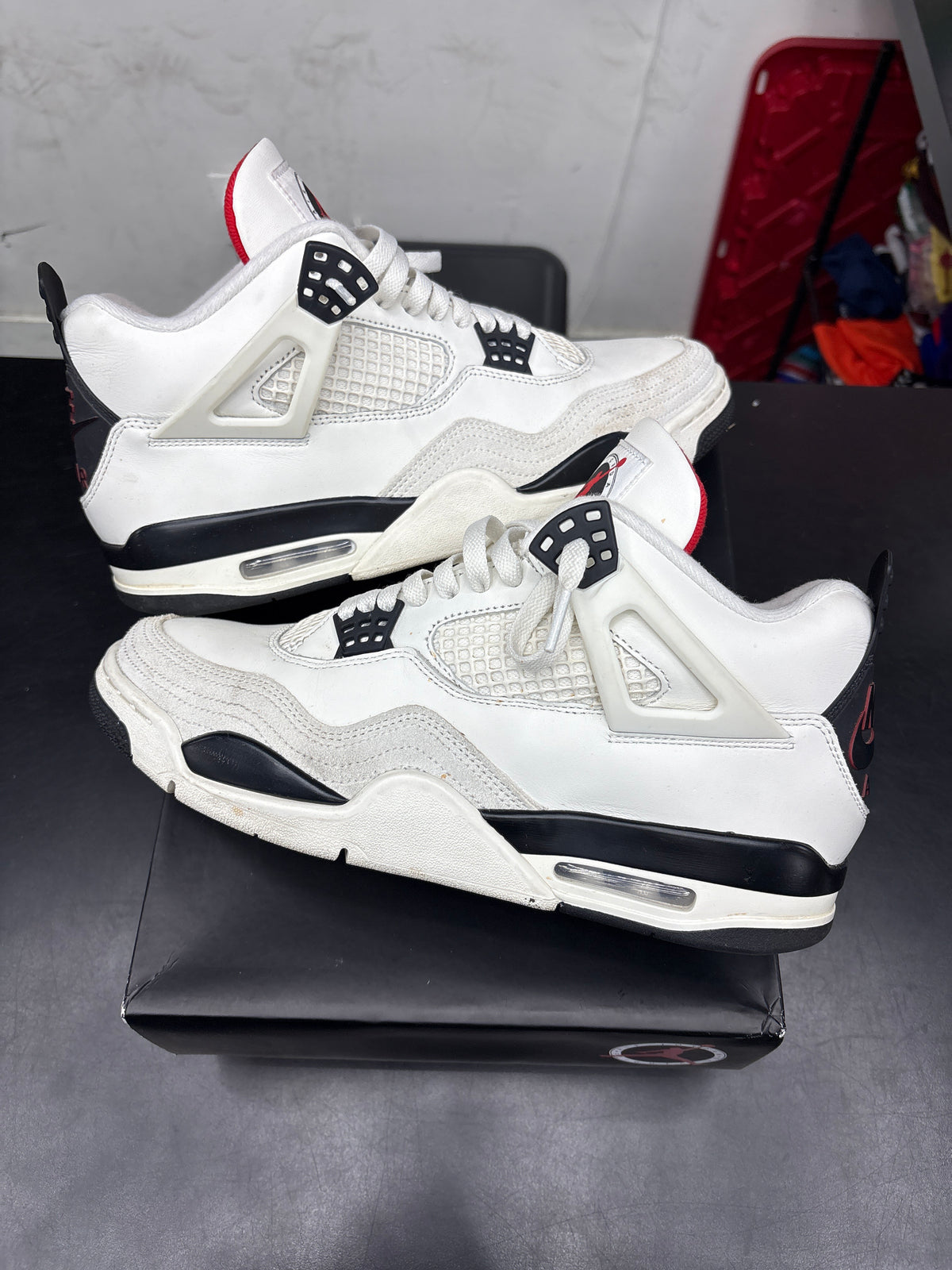 AJ4 Flight Club (U) - 11M**