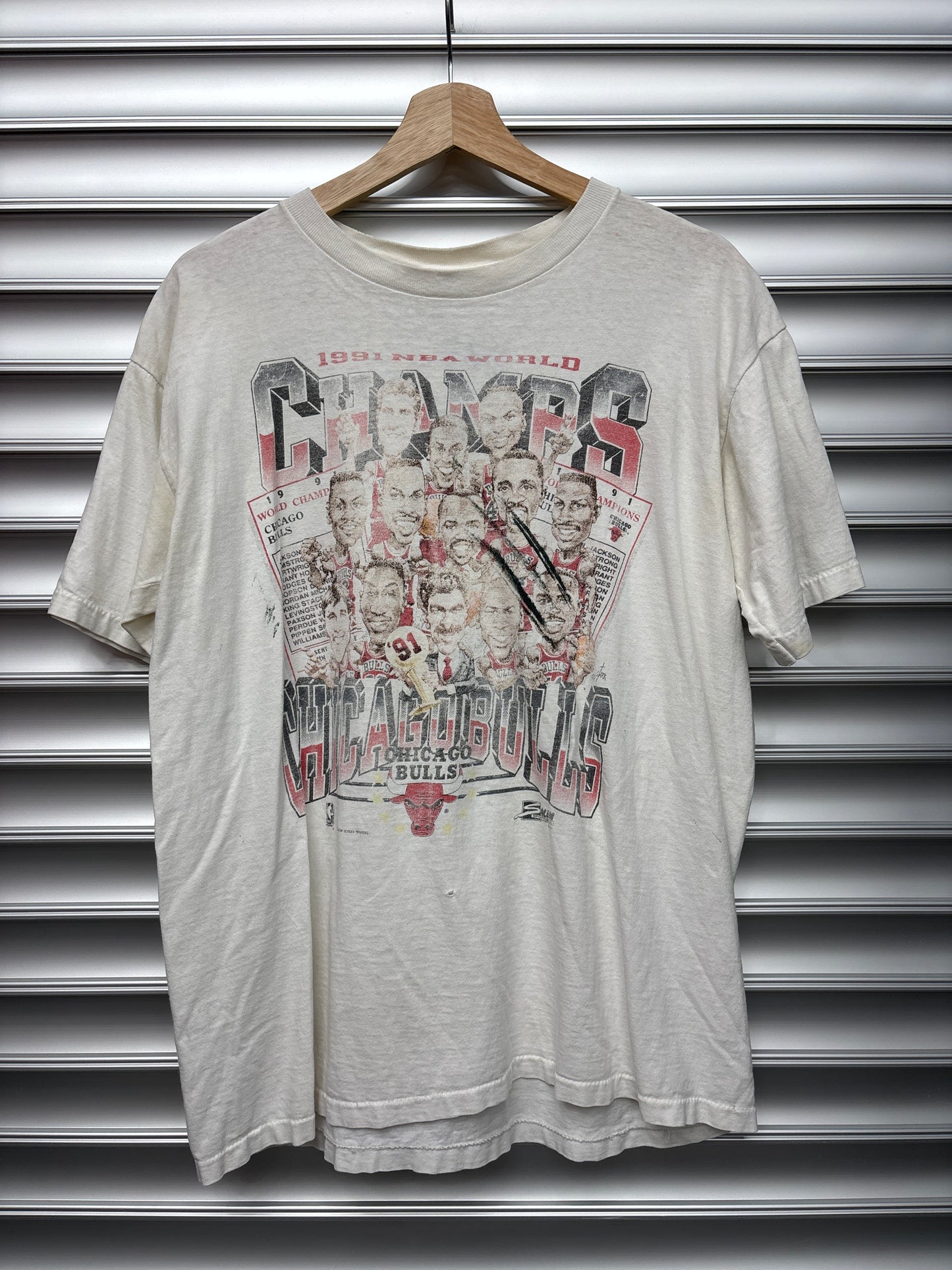 Vintage Bulls Character Tee - L
