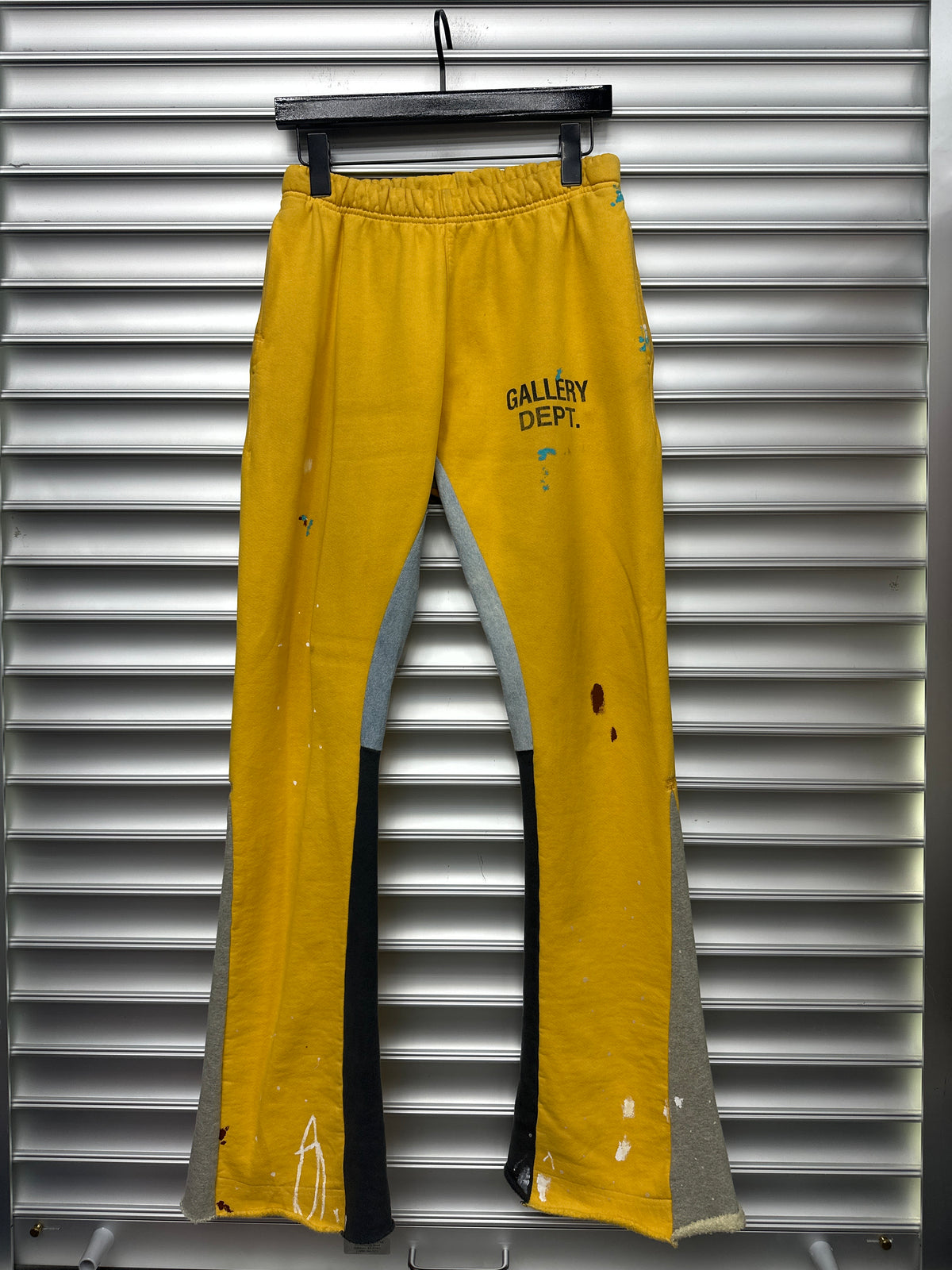 Gallery Dept Yellow Flare Sweats - S**