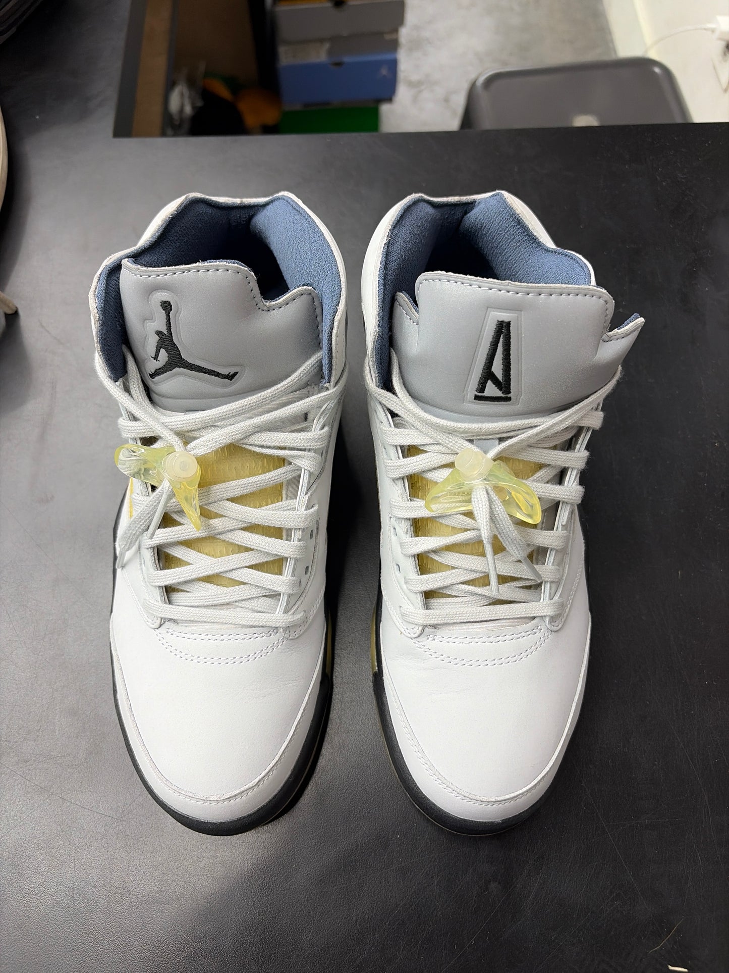 AJ5 A Ma Maniere Dawn (U) - 10.5W (NB)