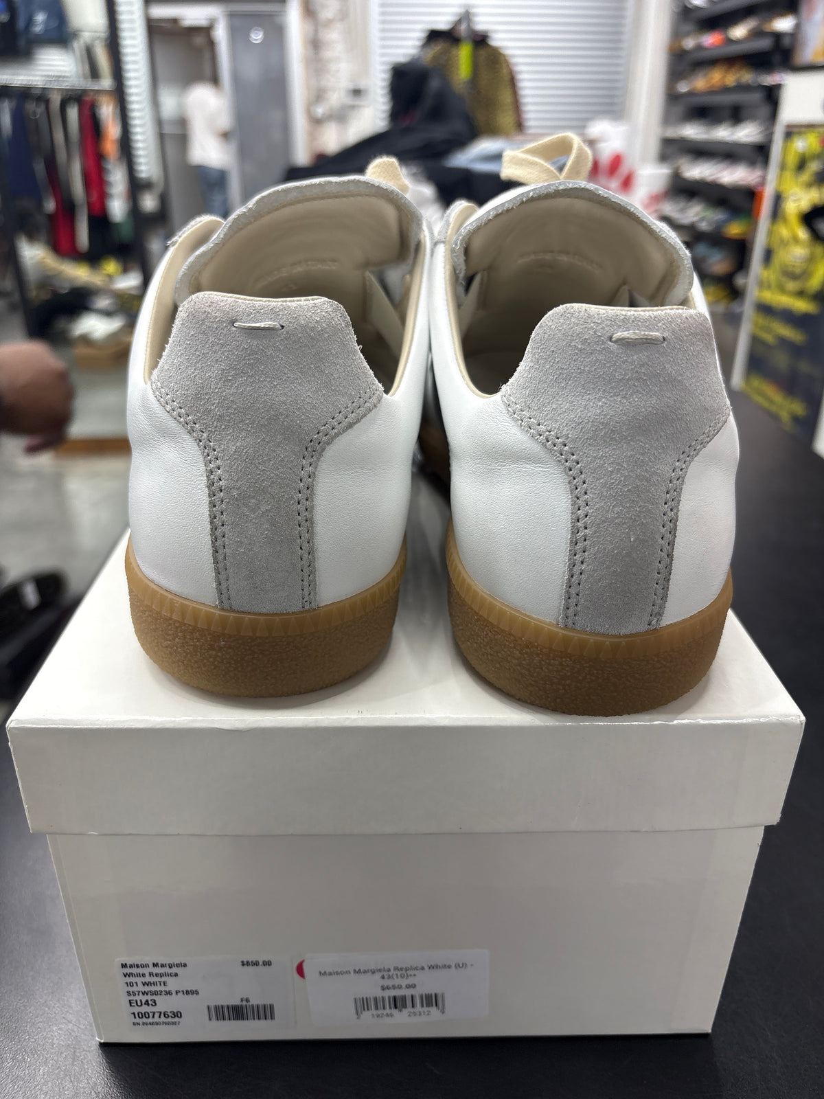 Maison Margiela Replica White (U) - 43(10)**