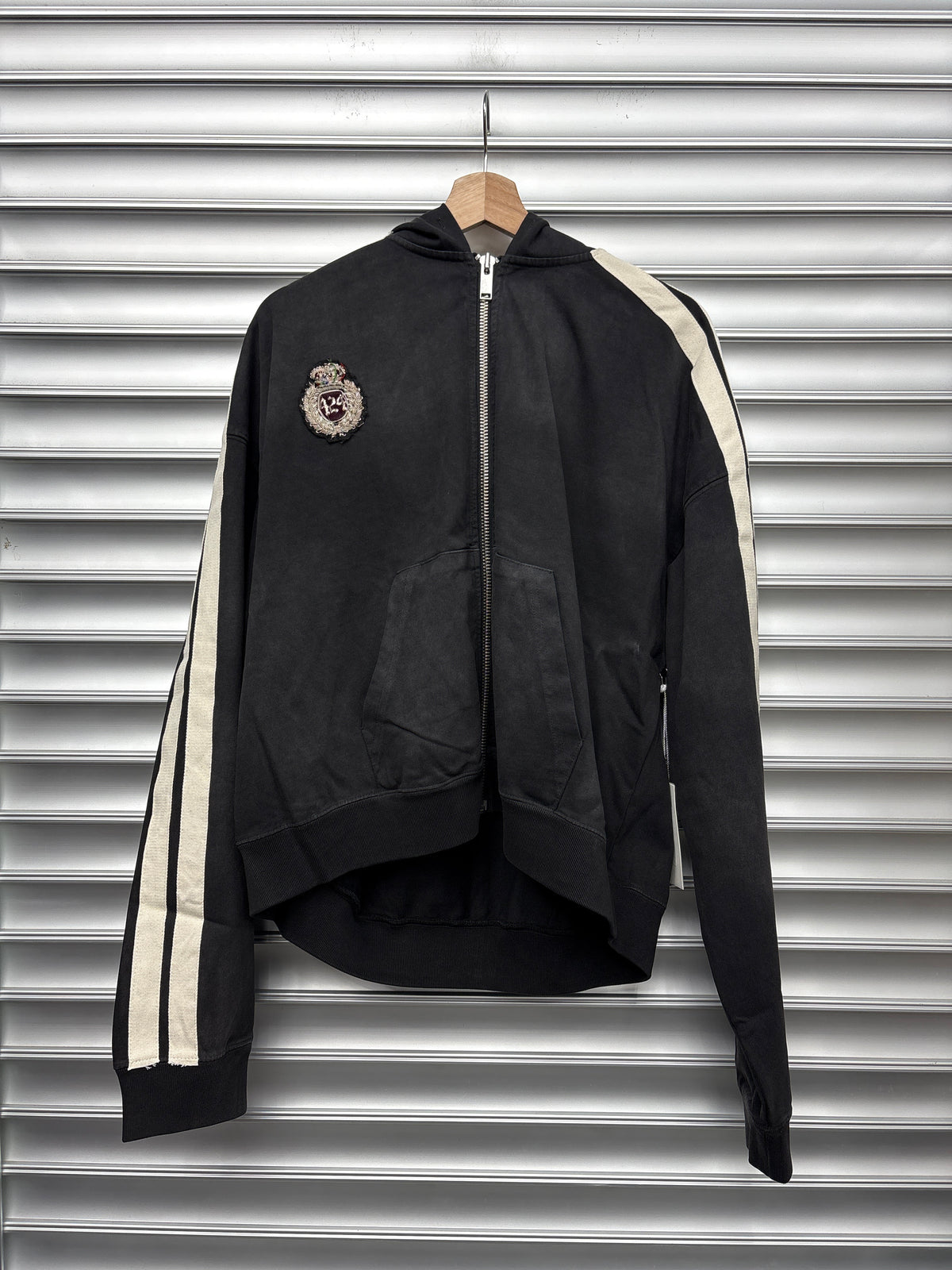424 Black Crest Hoodie - XL**