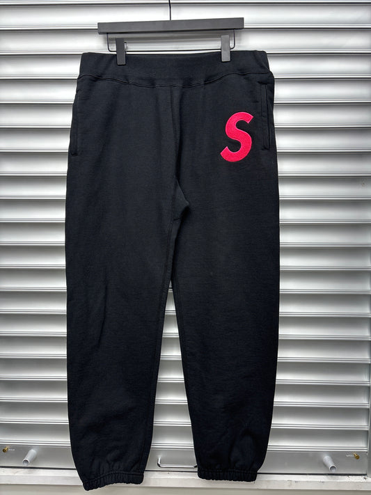 Supreme Pink Logo Sweatpants  - L