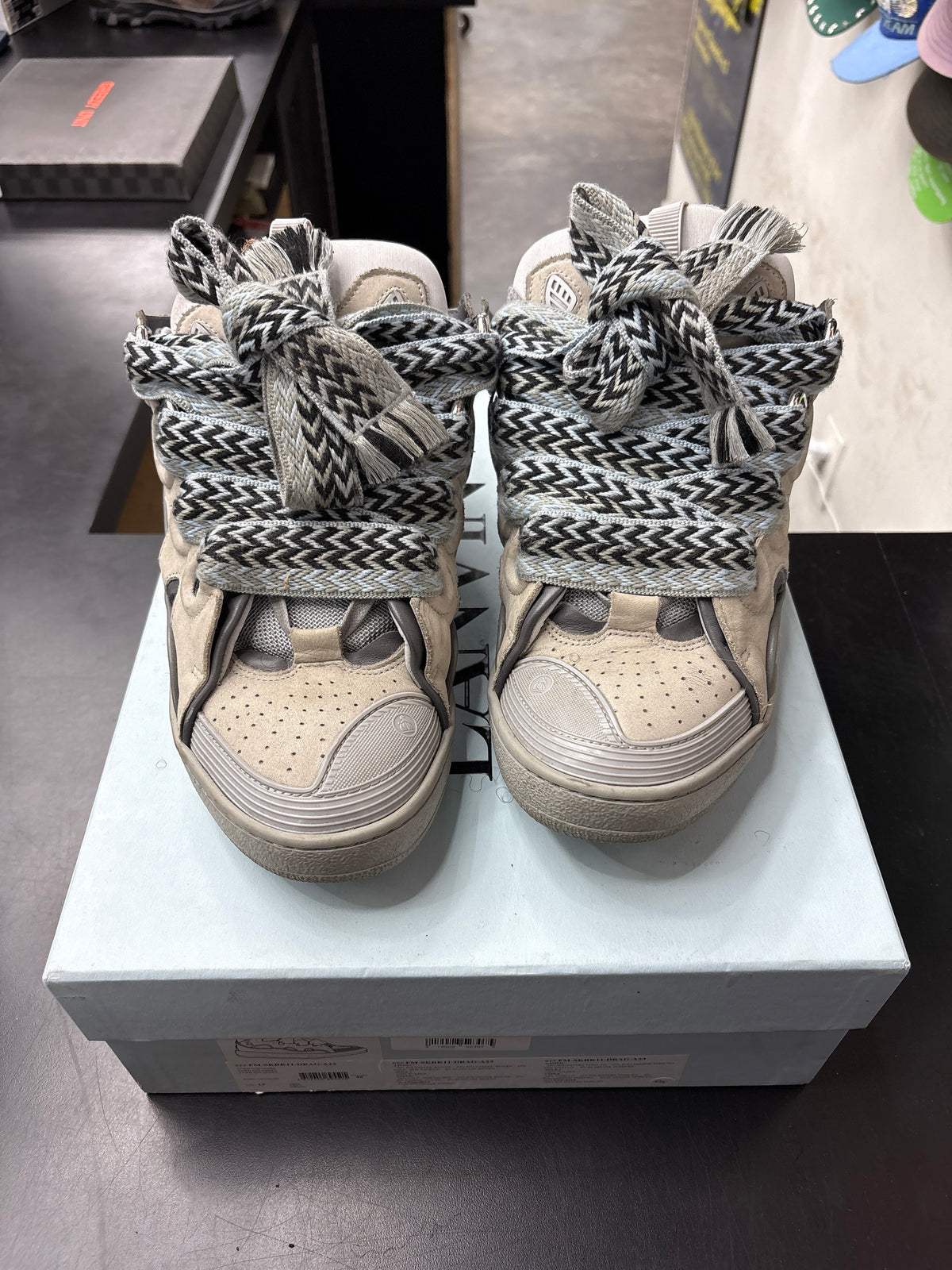 LANVIN Curb Grey (U) - 45(12)**