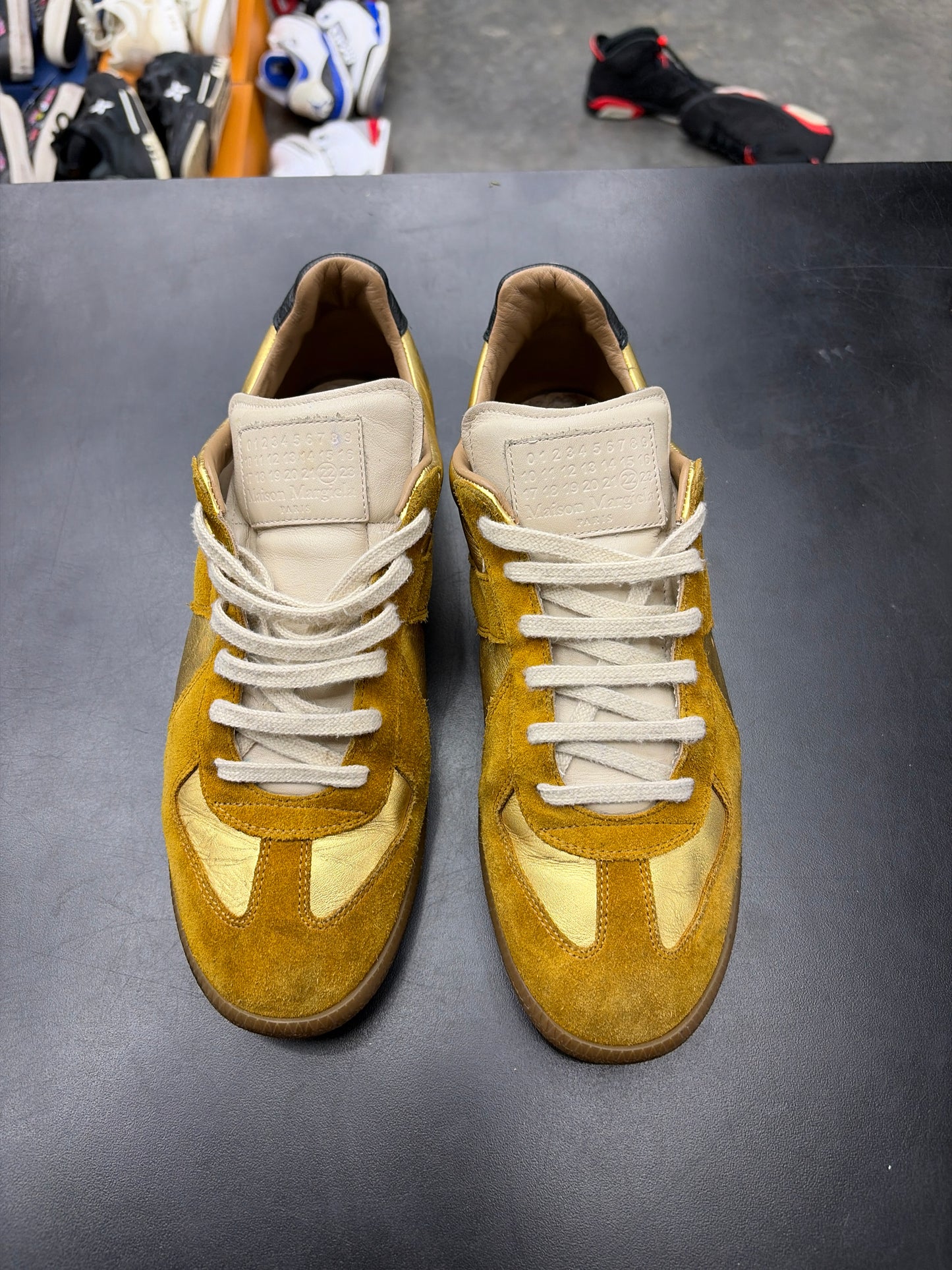 Maison Margiela Replica Gold (U) - 44(11) (NB)