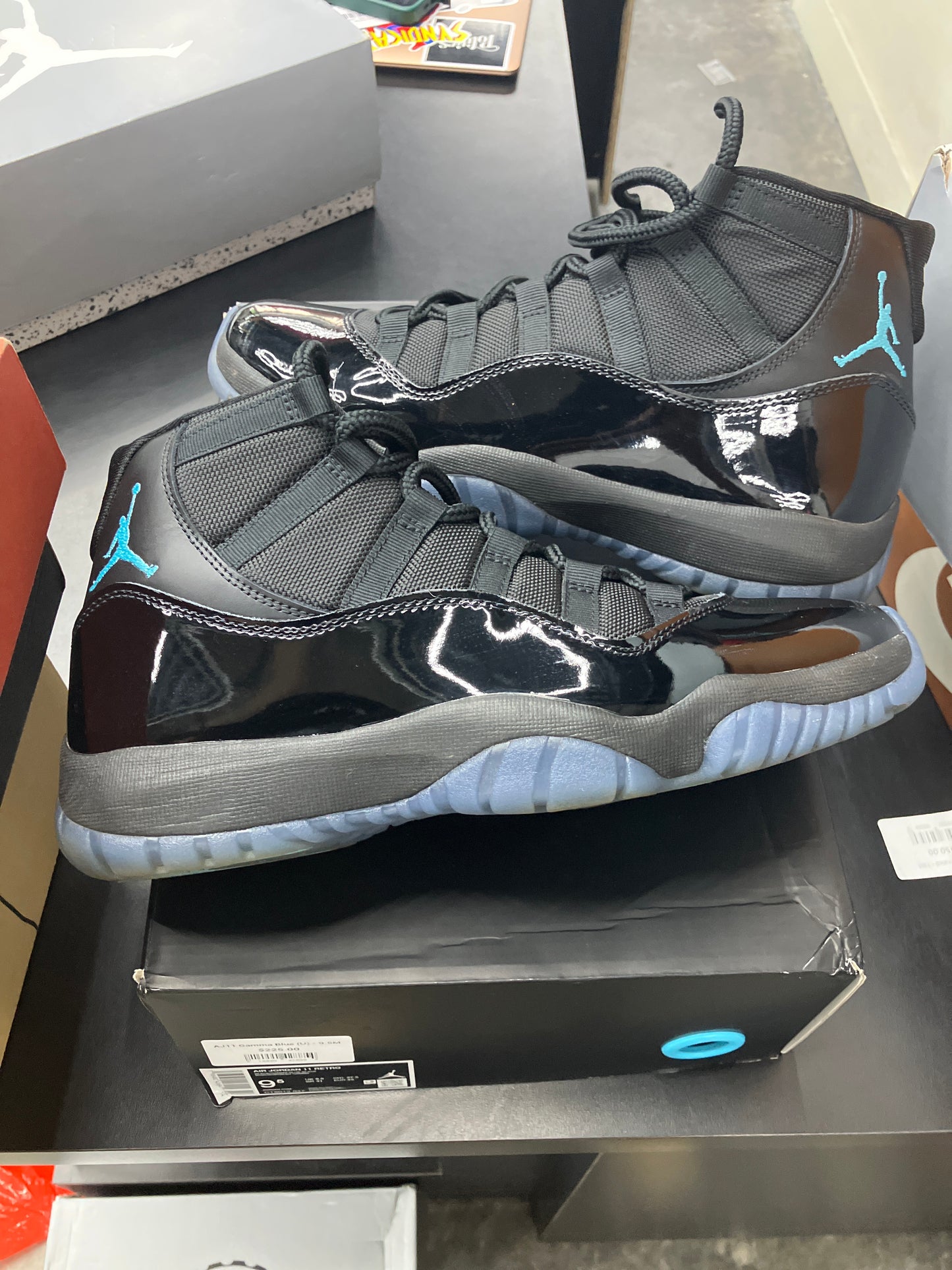 AJ11 Gamma Blue (U) - 9.5M