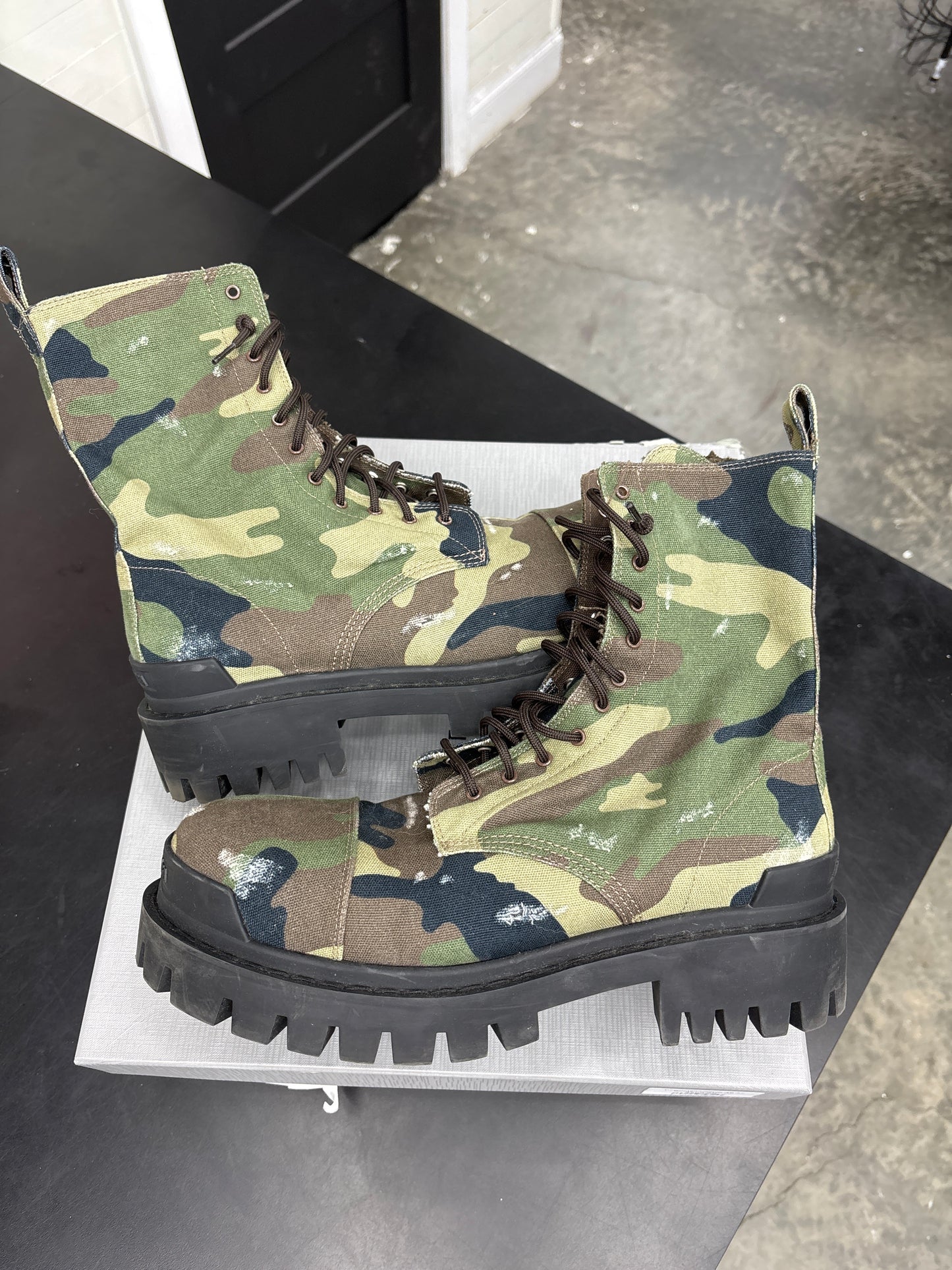 Balenciaga Camo Strike Boots - 43(10) (U)