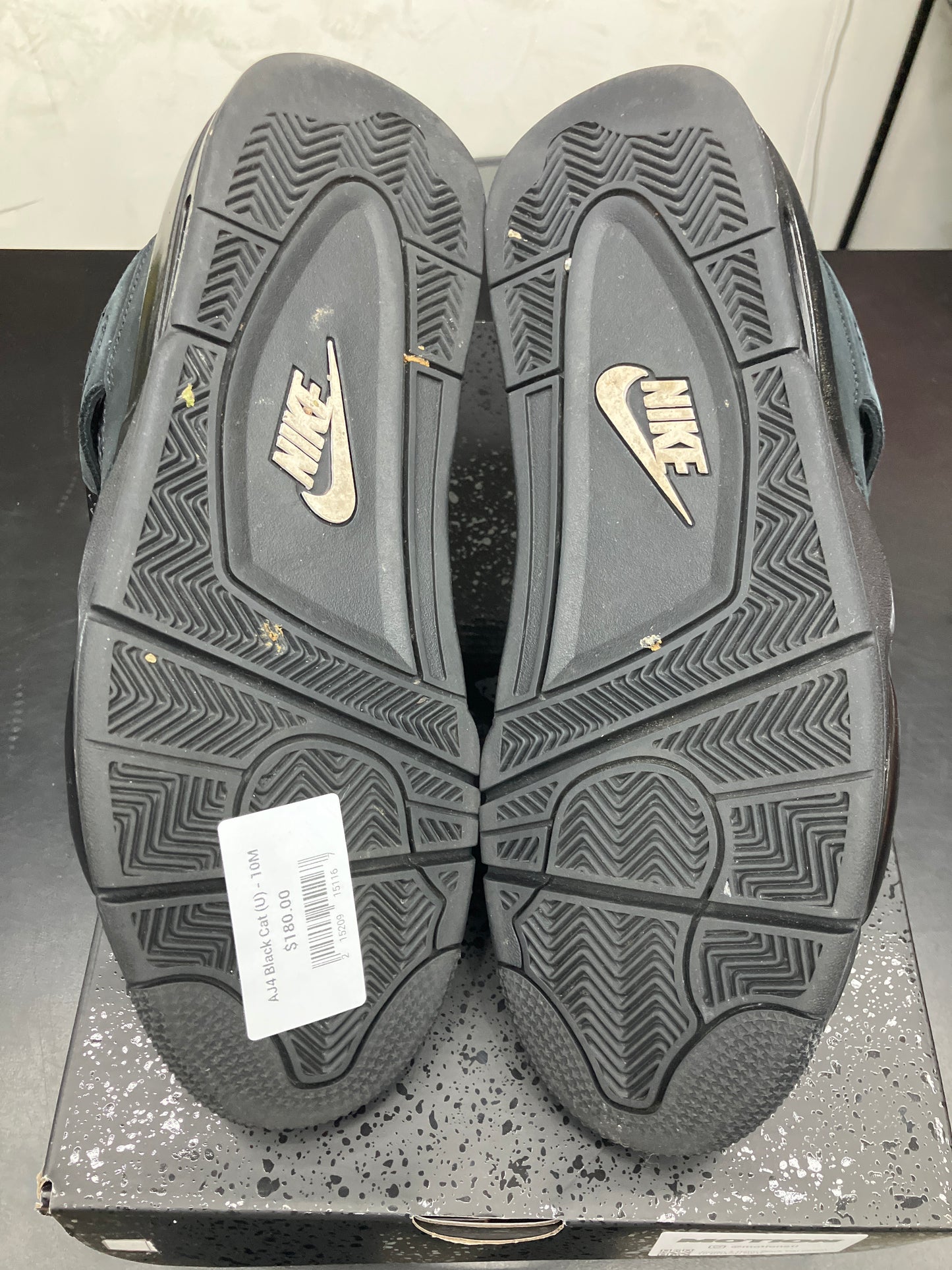 AJ4 Black Cat (U) - 10M