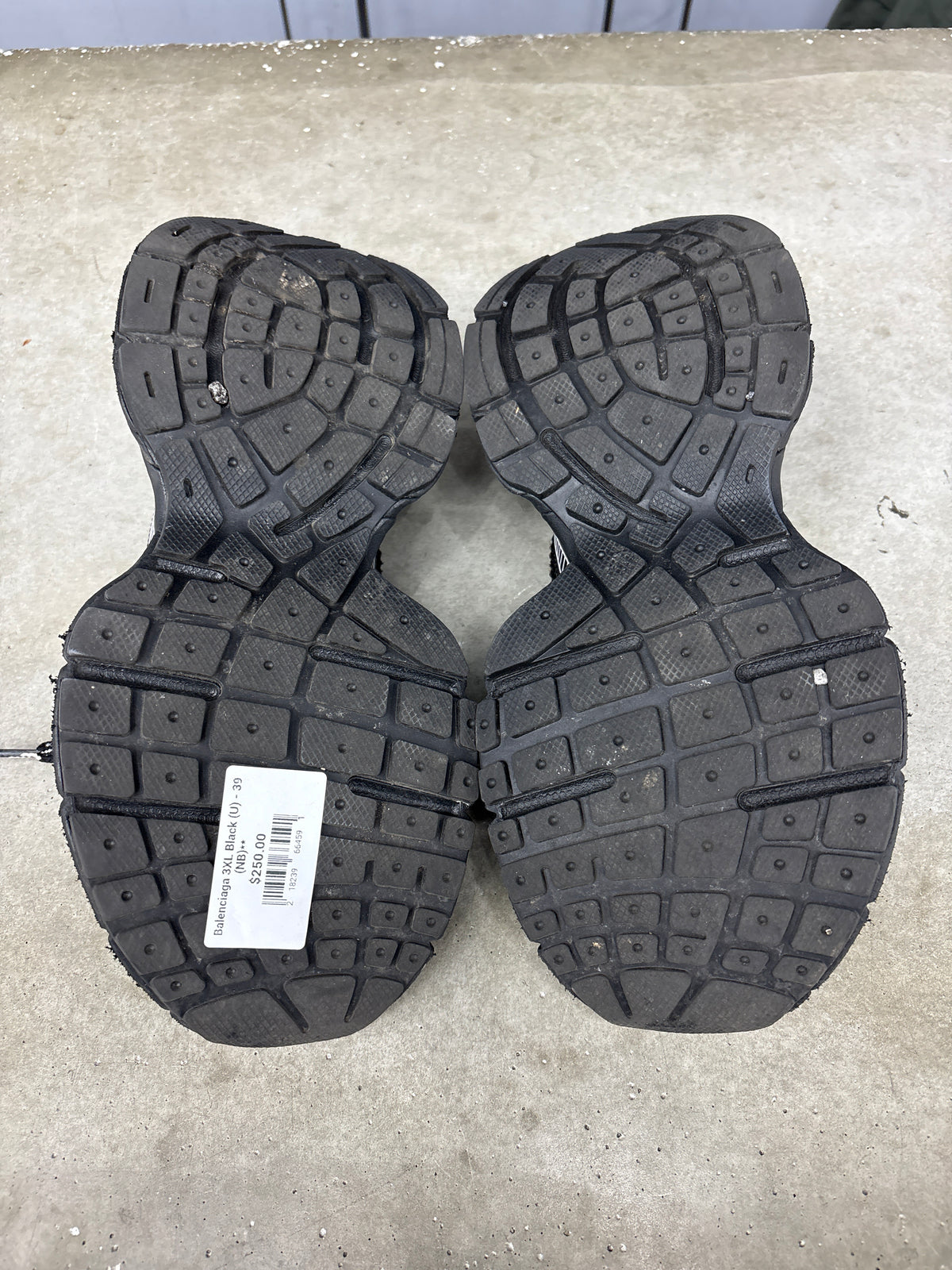 Balenciaga 3XL Black (U) - 39 (NB)**