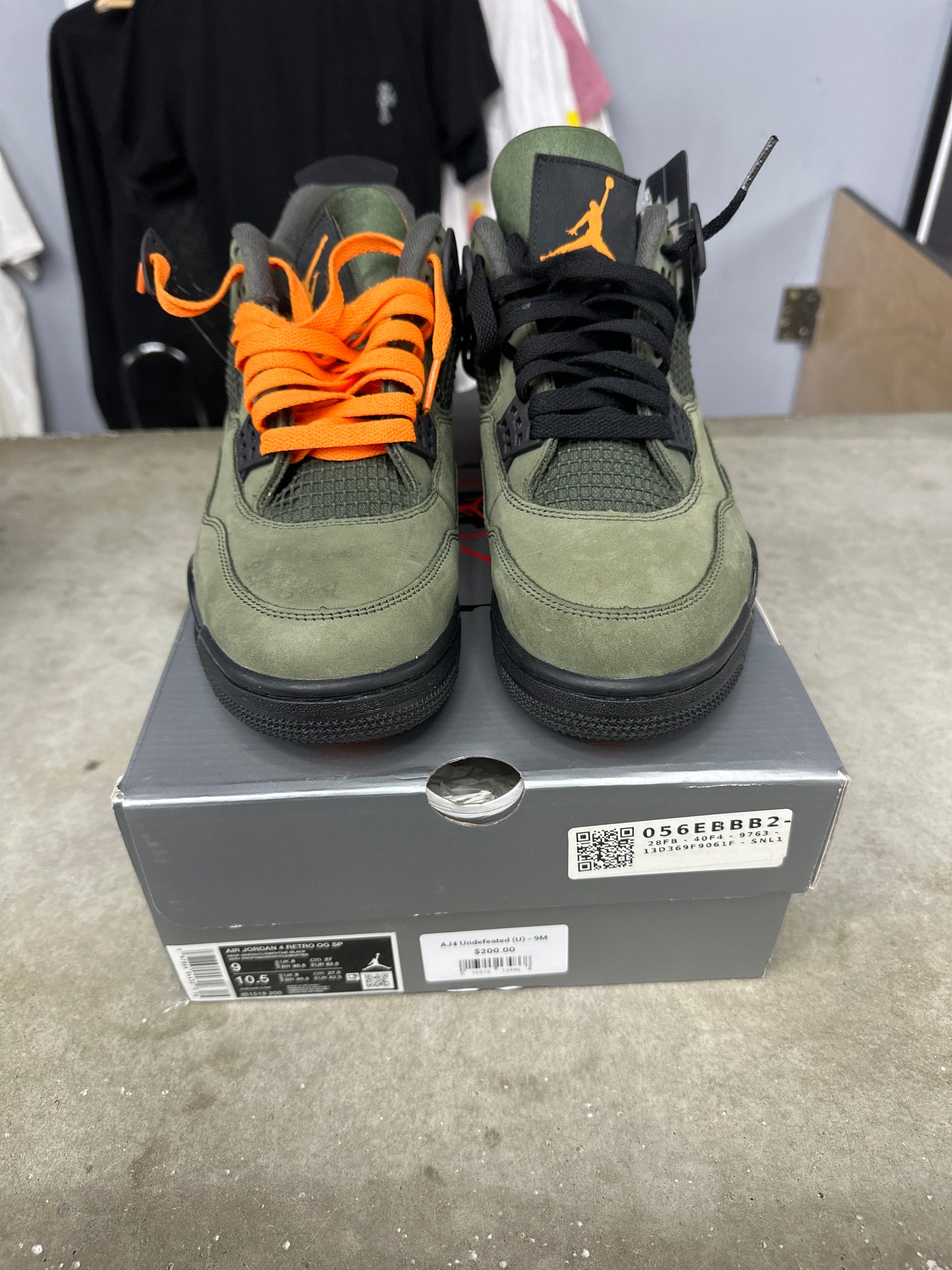 AJ4 Undefeated (U) - 9M