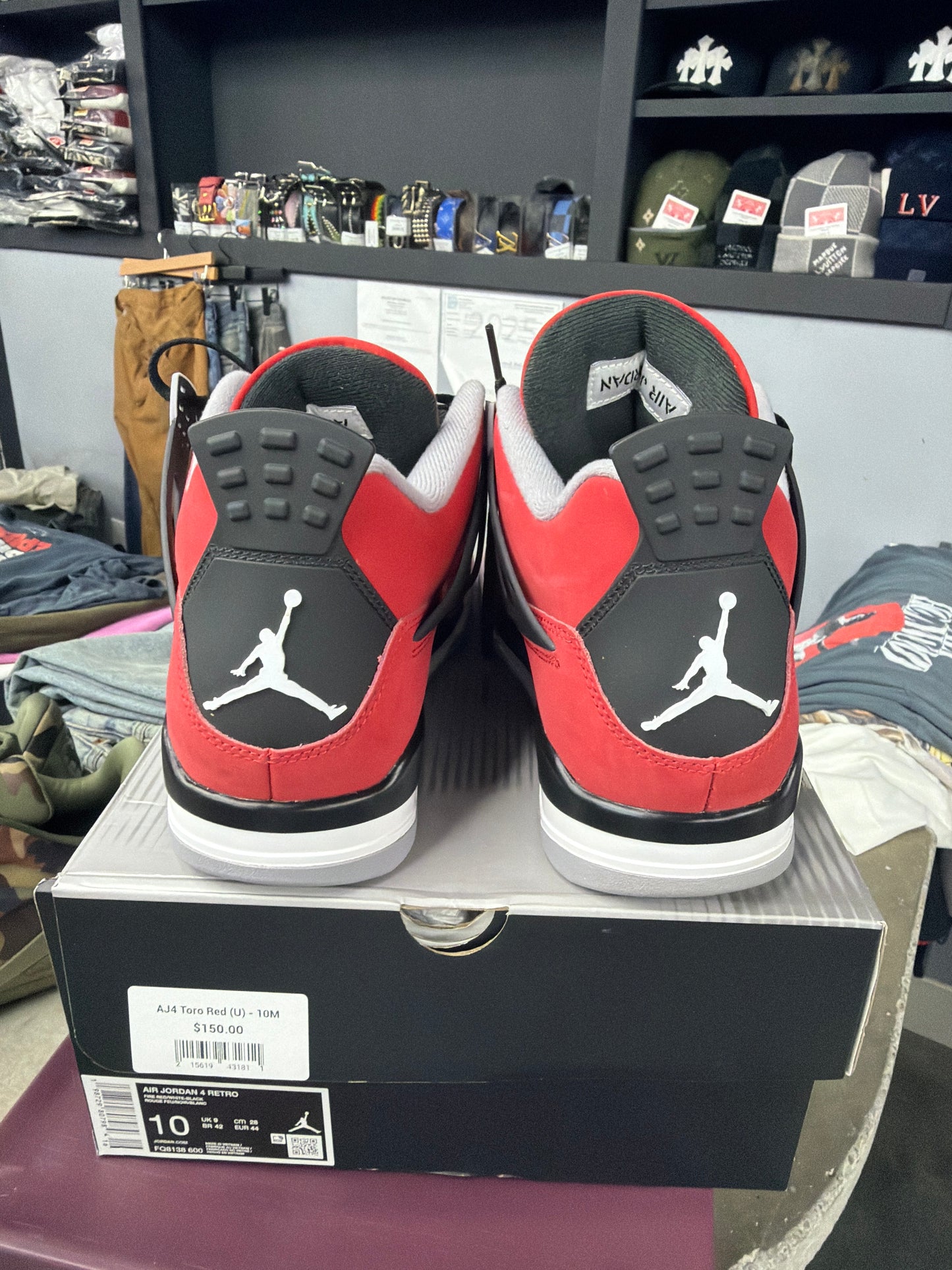 AJ4 Toro Red (U) - 10M