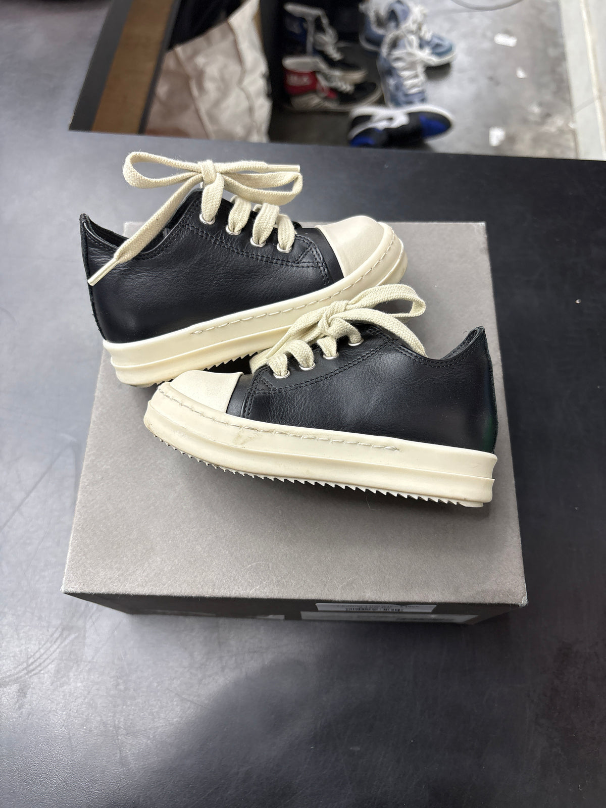 Rick Owen Ramone Black Leather Low (U) - 21**