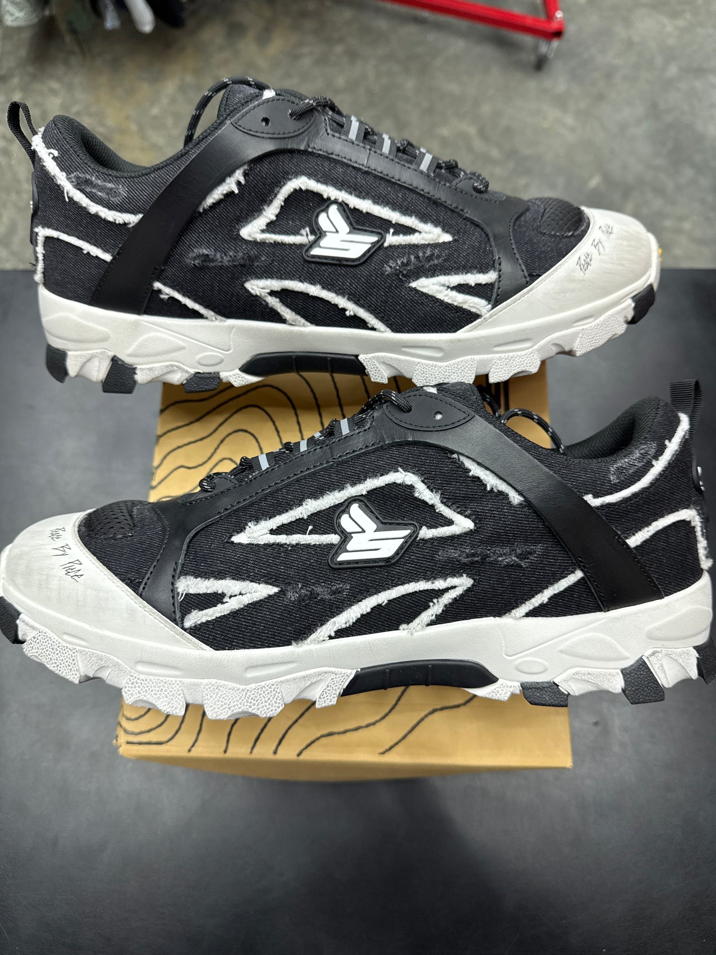 Sicko Hiking Shoe Black/White (U) - 13M