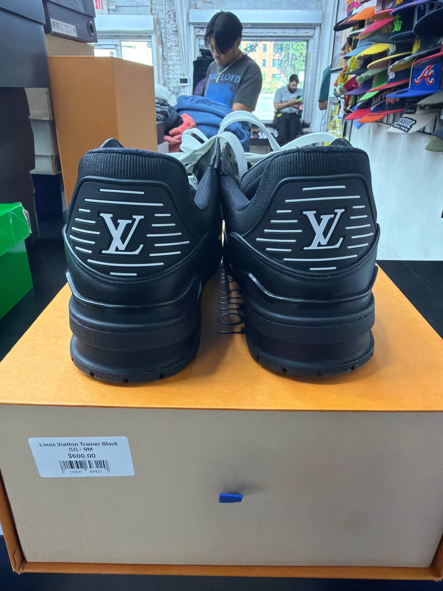 Louis Vuitton Trainer Black (U) - 9M