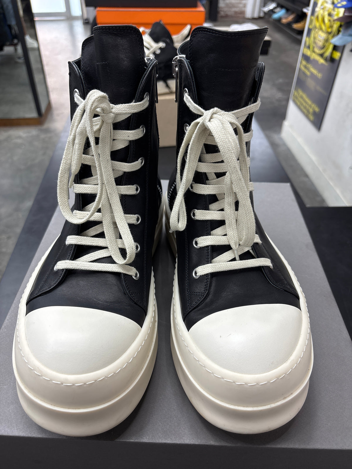 Rick Owen Black Leather Mega Bumper (U) - 43(10)**