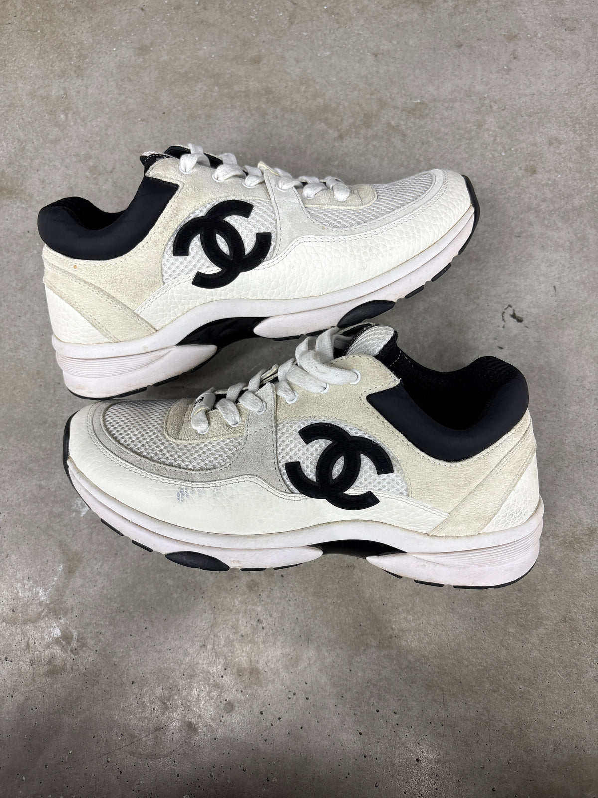 Chanel Trainer White/Black (U) - 39 (NB)**