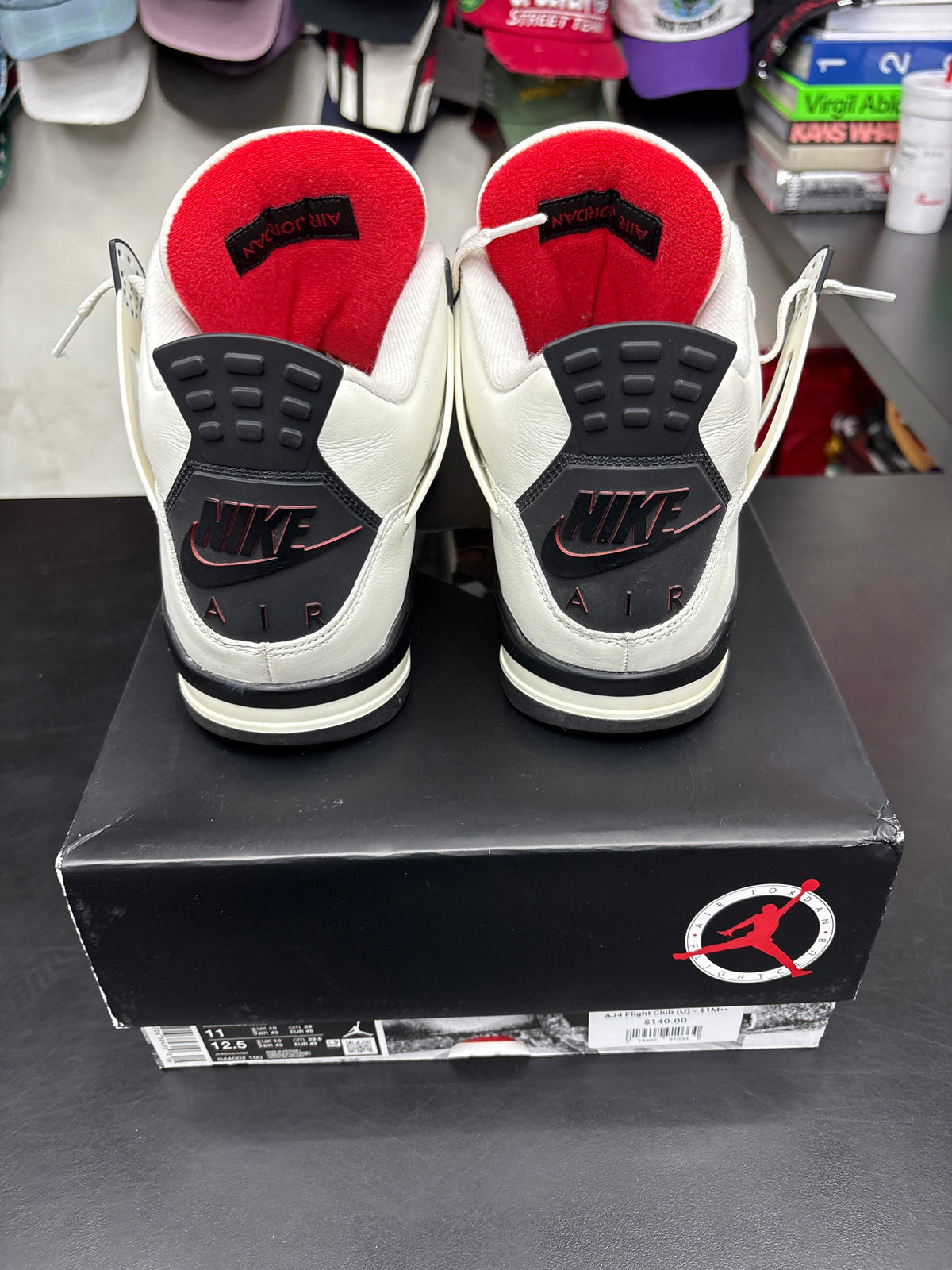 AJ4 Flight Club (U) - 11M**