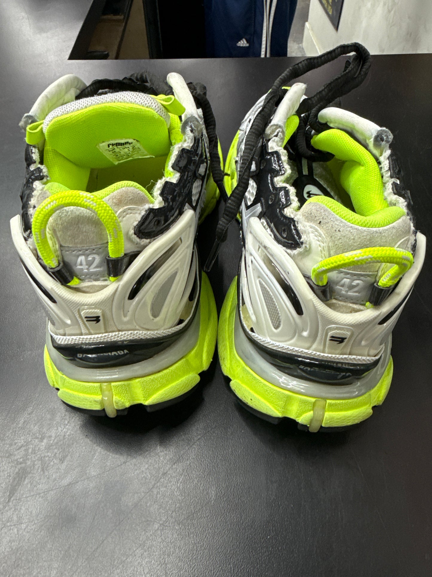 Balenciaga Runner Neon (U) - 42(9) (NB)**