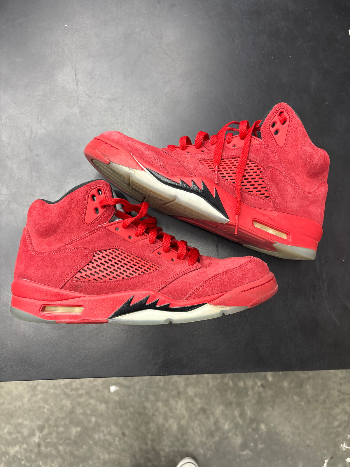 AJ5 Red Suede (U) - 11M** (NB)