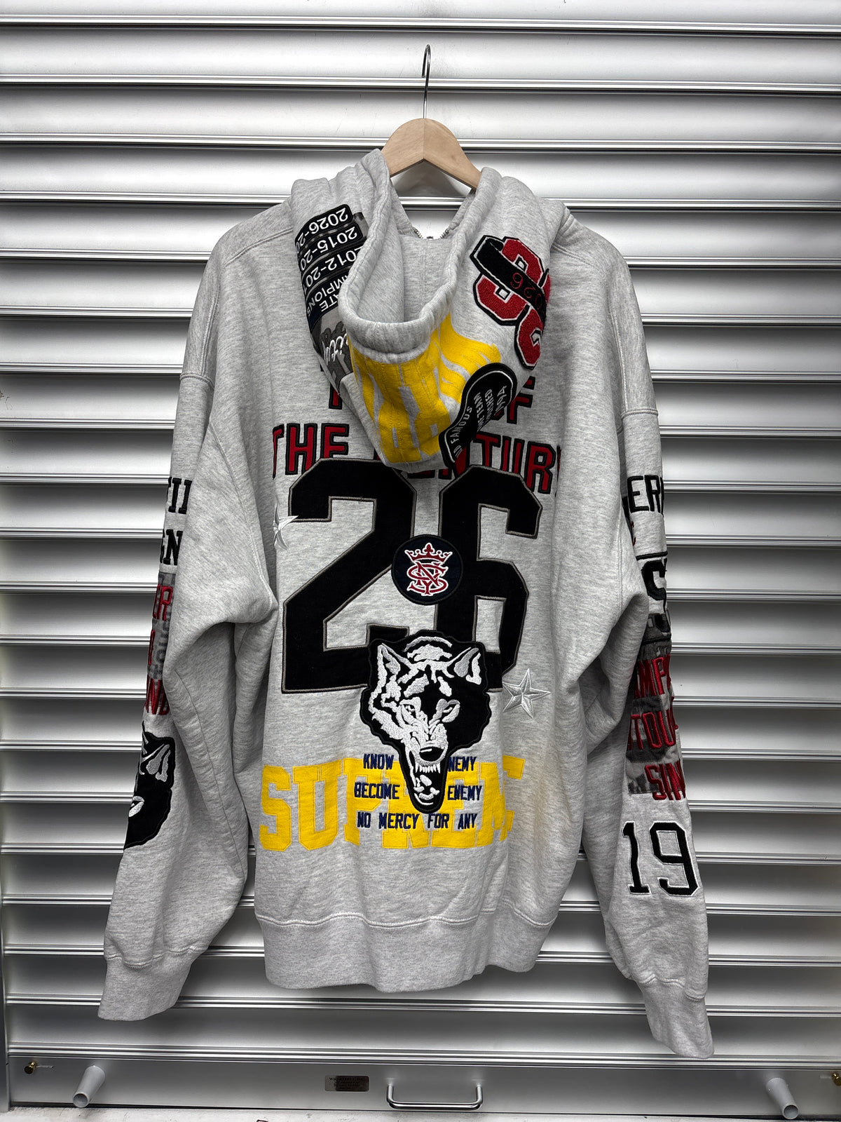 Supreme Warriors Zip Up - XXL**