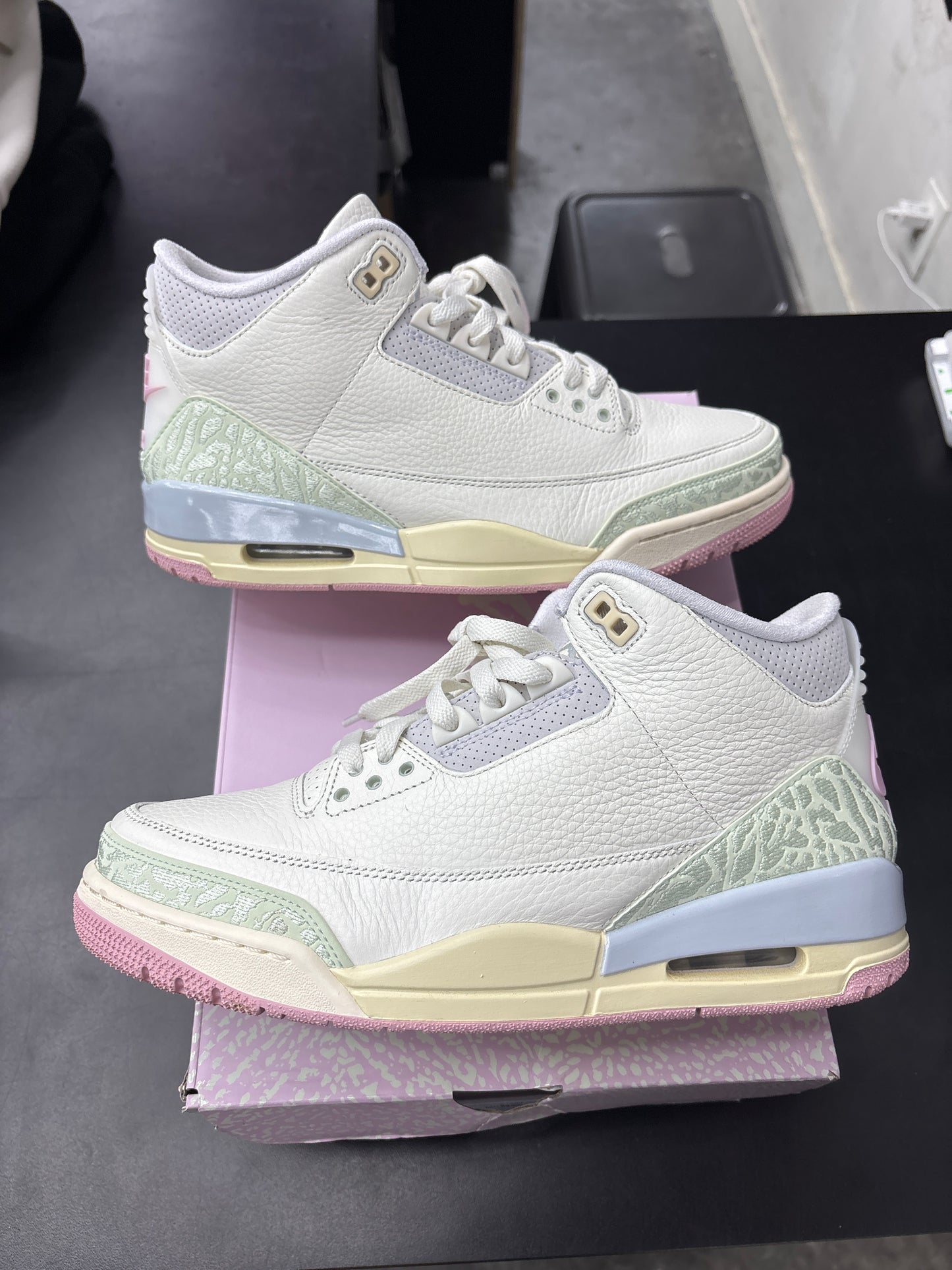 AJ3 Spring Is In The Air (U) - 9M