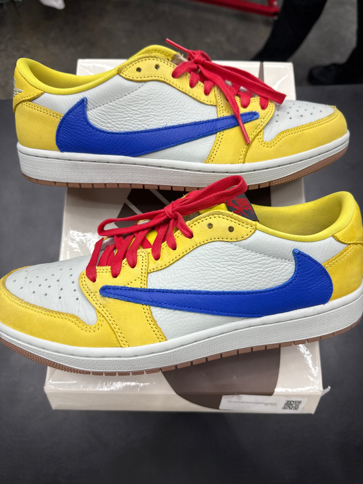 AJ1 Low Travis Scott Canary (U) - 11.5W