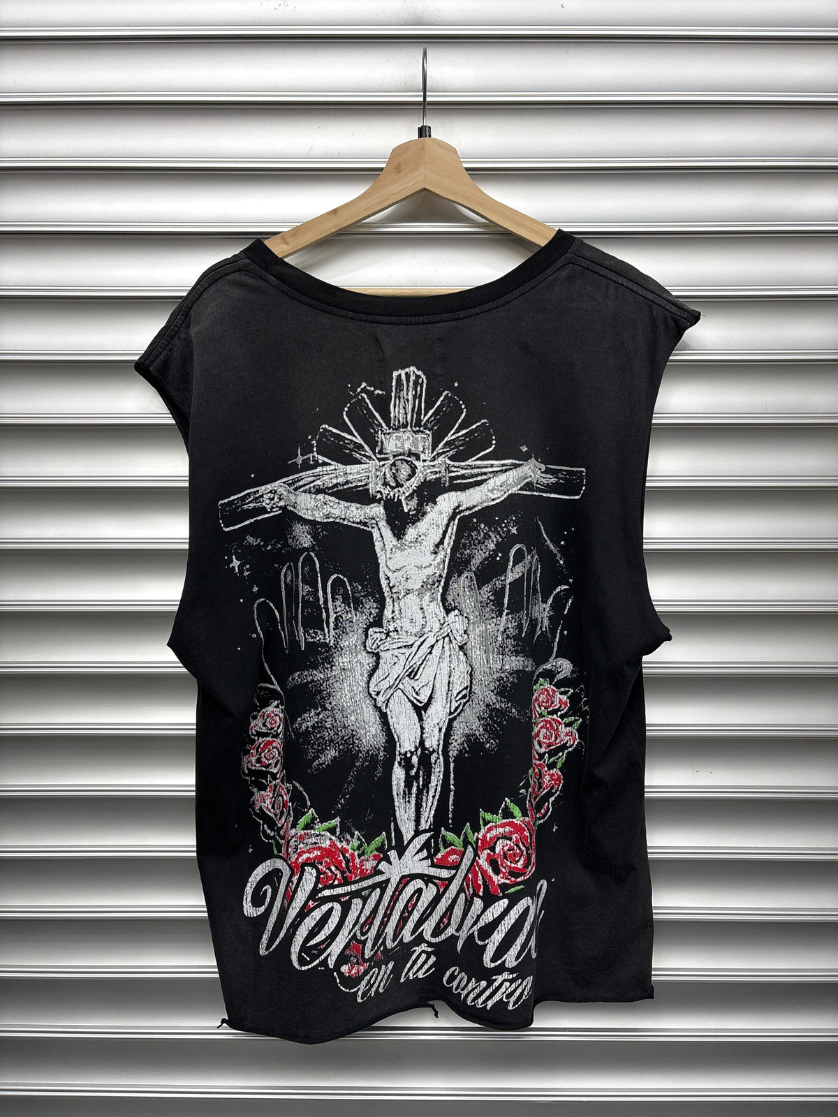 Vertabrae Roses Cutoff - L**