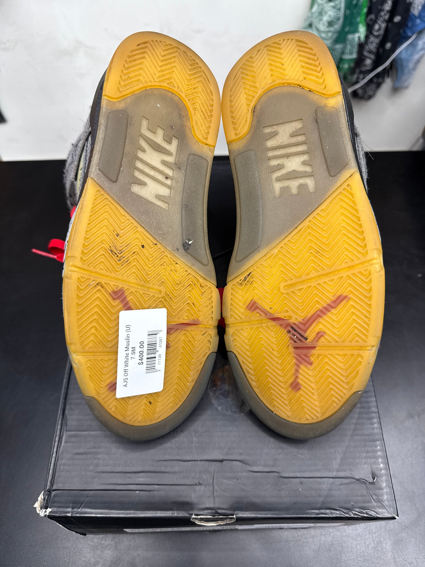 AJ5 Off White Muslin (U) - 7.5M