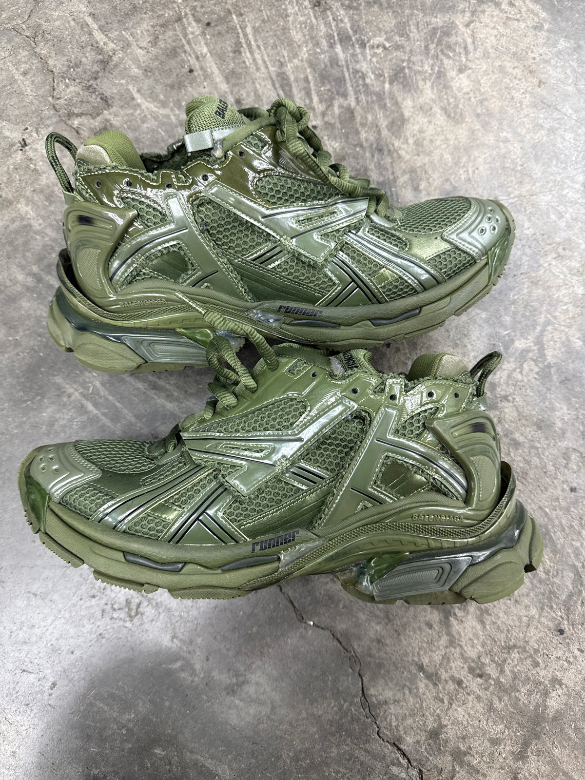 Balenciaga Runner Olive (U) - 44(11) (NB)**