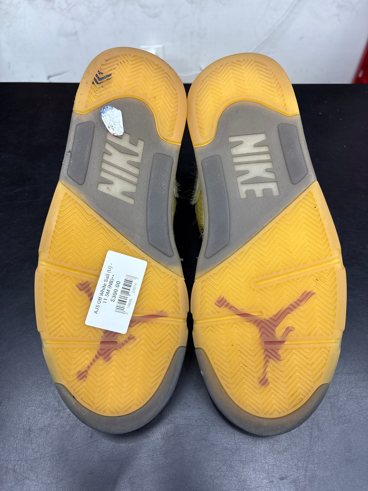 AJ5 Off White Sail (U) - 11.5M (NB)**