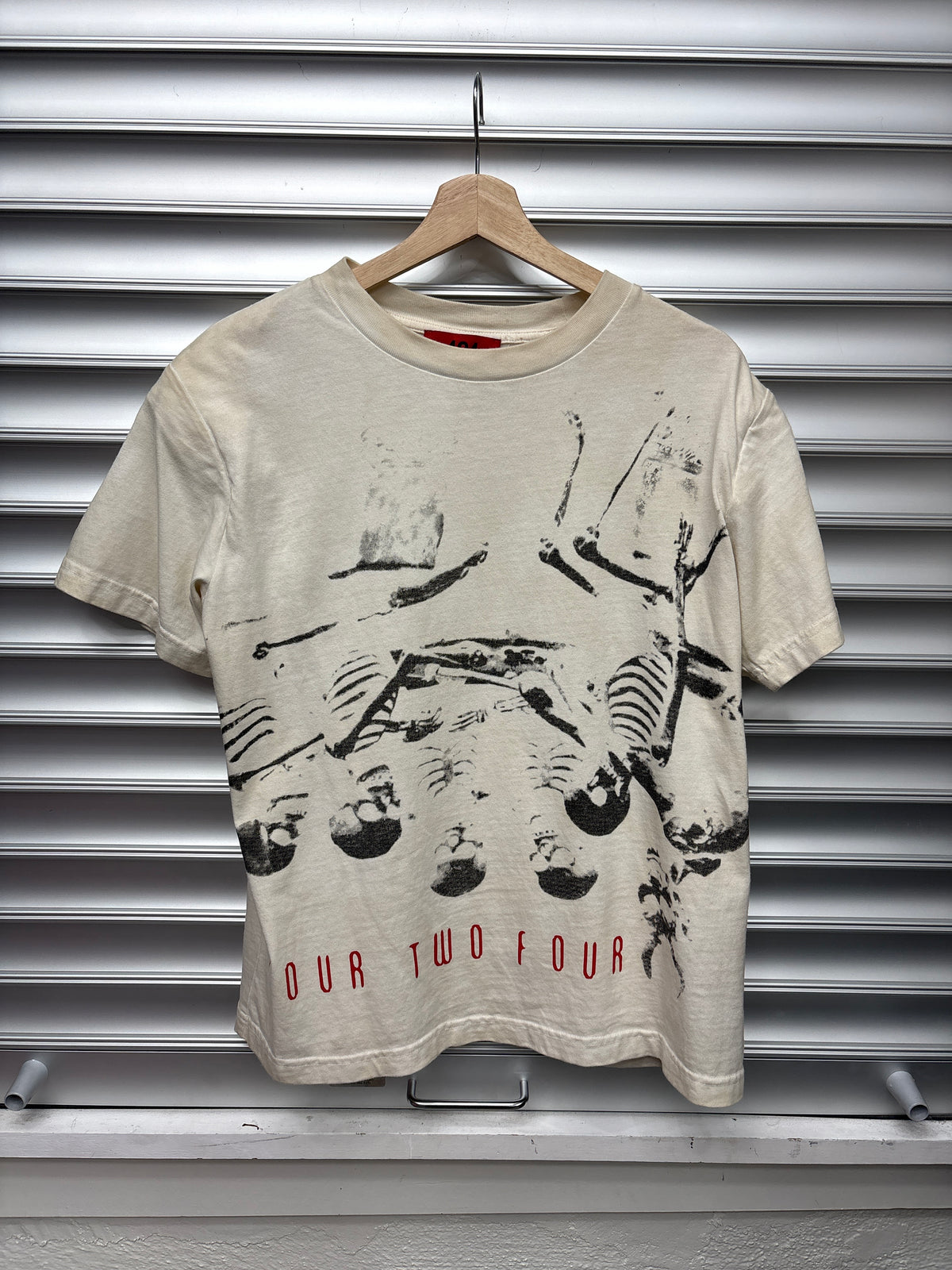 424 Cream Tee - S**